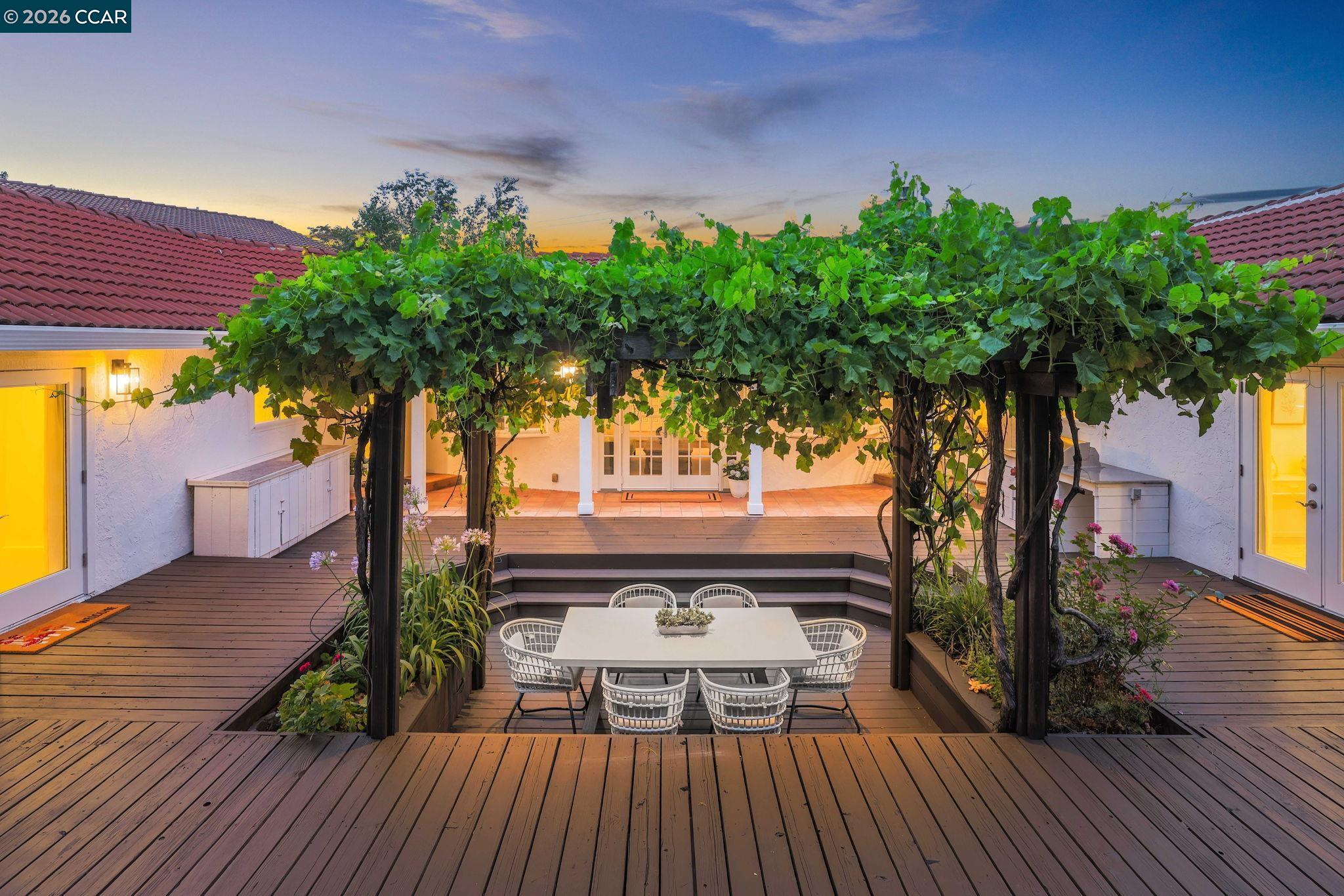 10 Darnby Ct