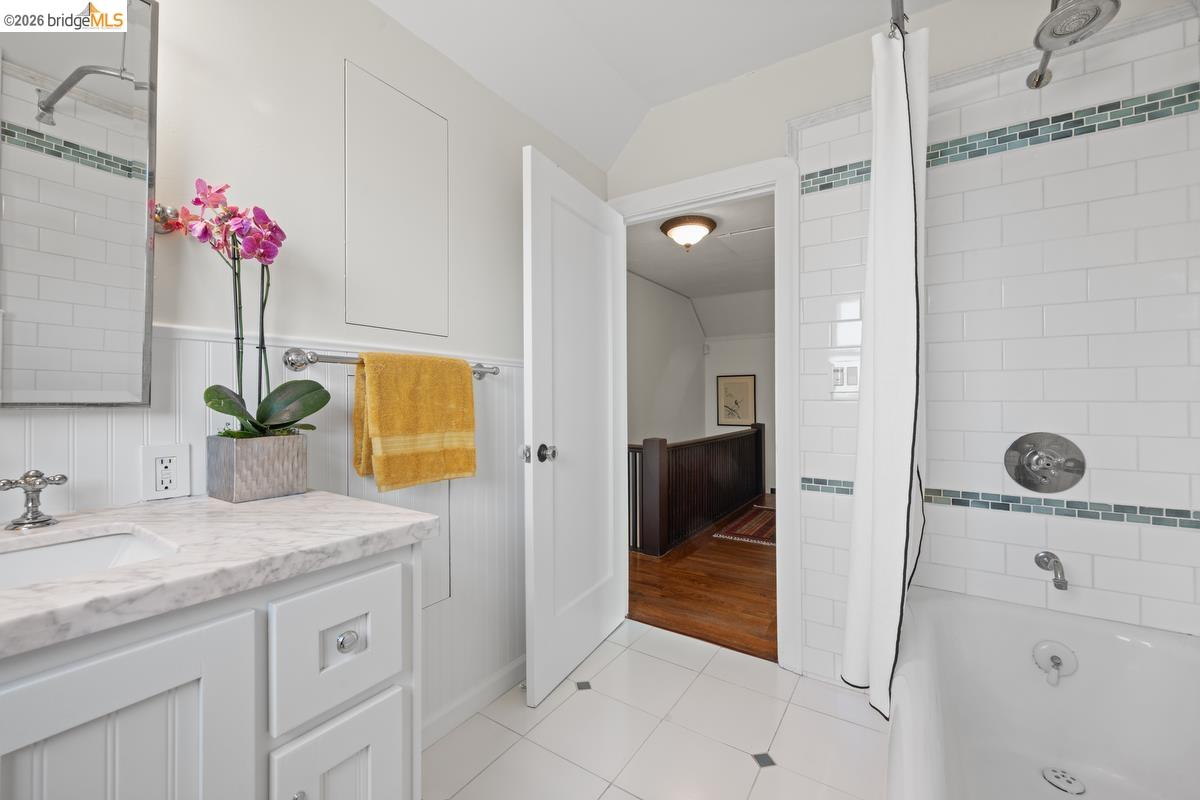 5801 S Picardy