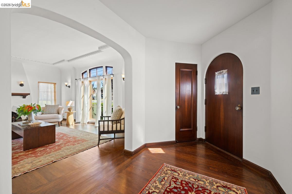 5801 S Picardy