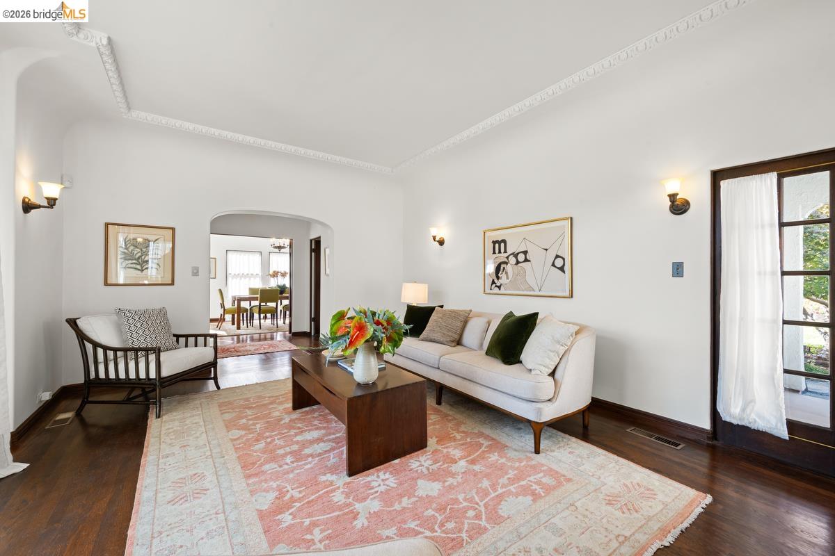 5801 S Picardy