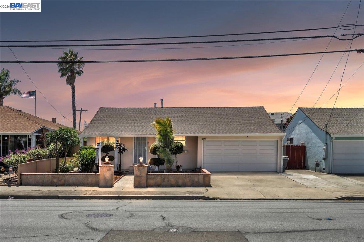 3675 Monterey Blvd