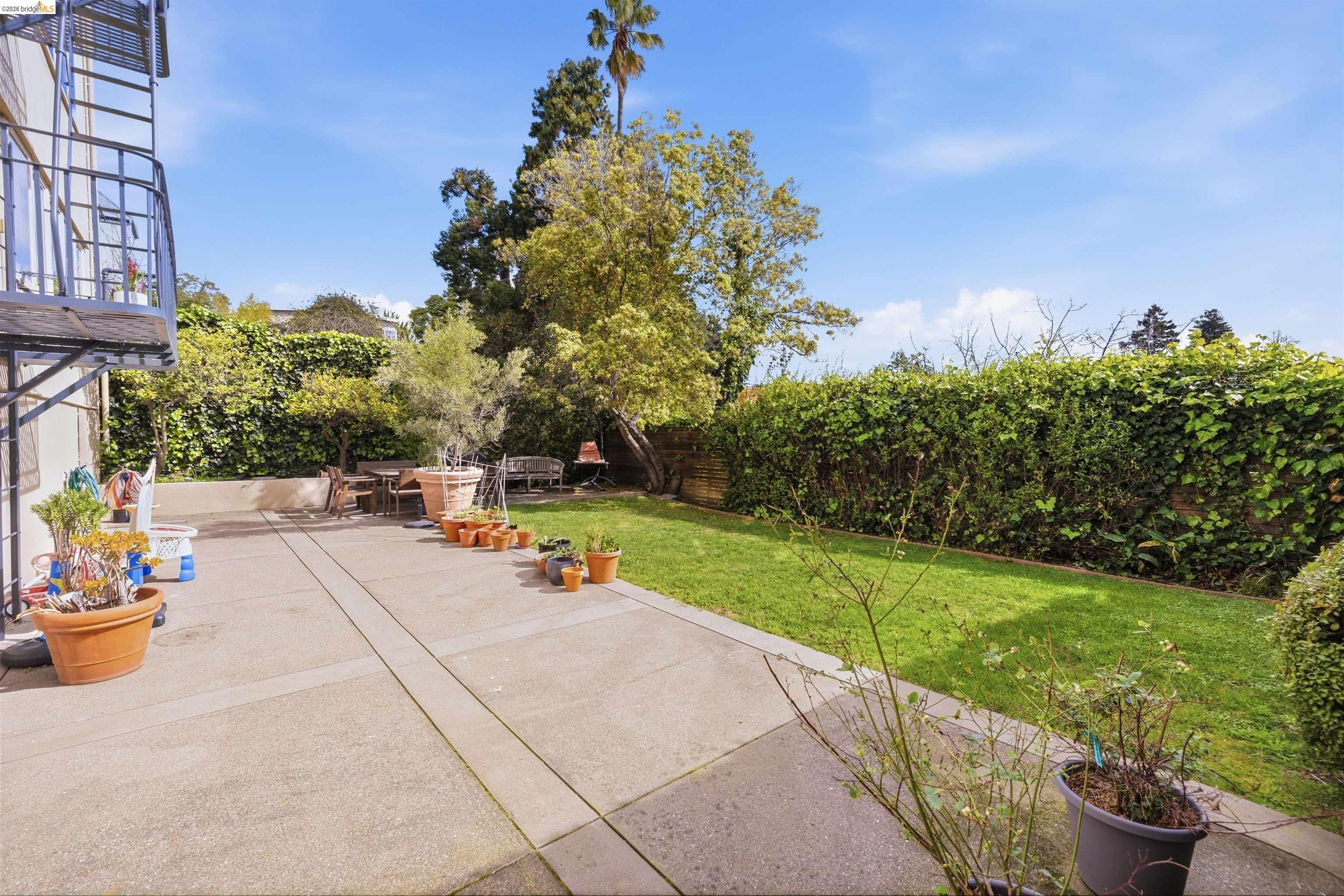 474 Merritt Ave # 7
