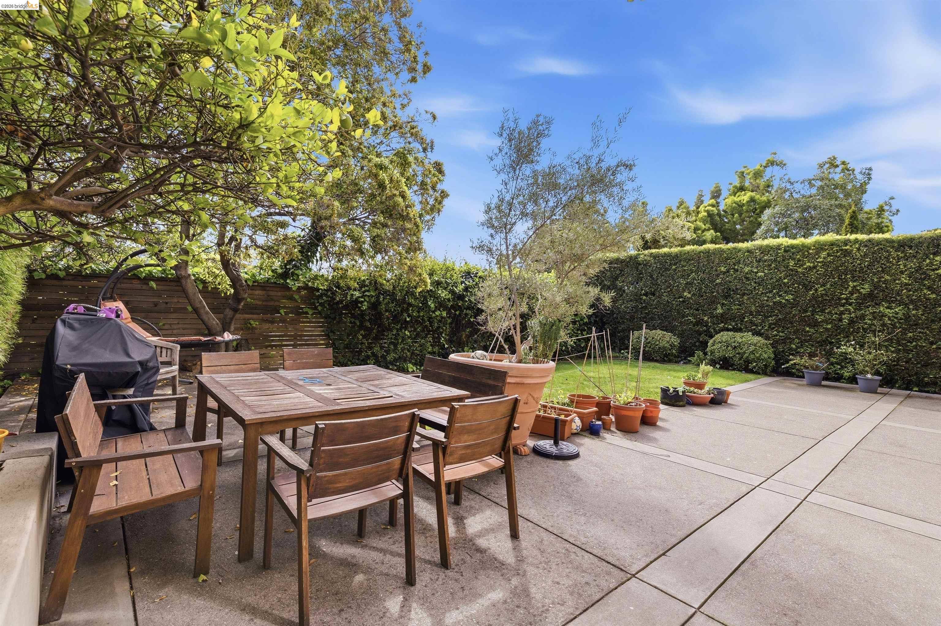 474 Merritt Ave # 7