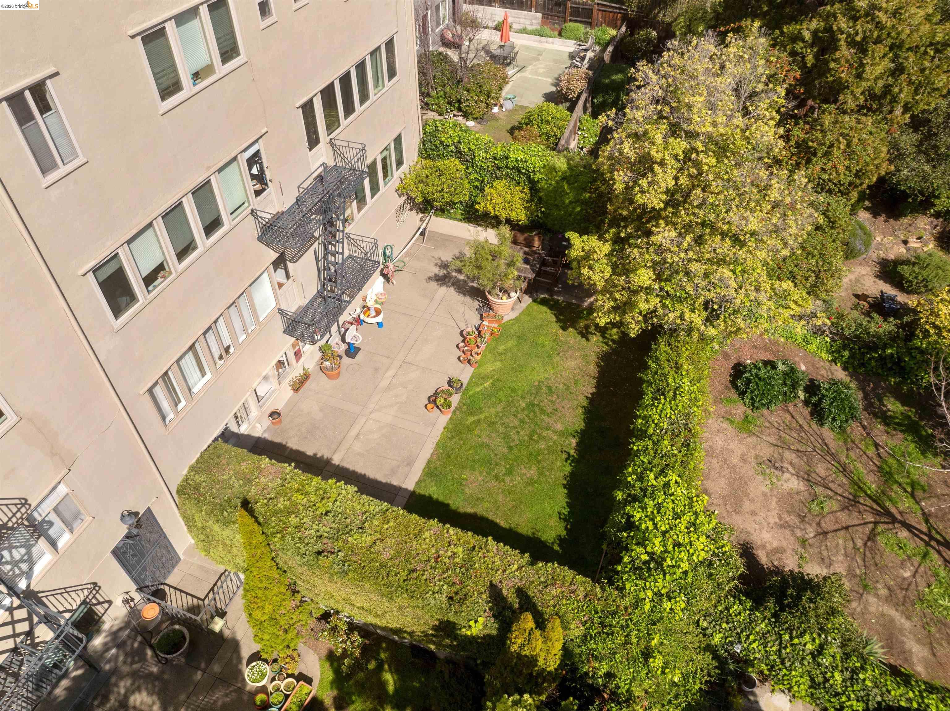 474 Merritt Ave # 7