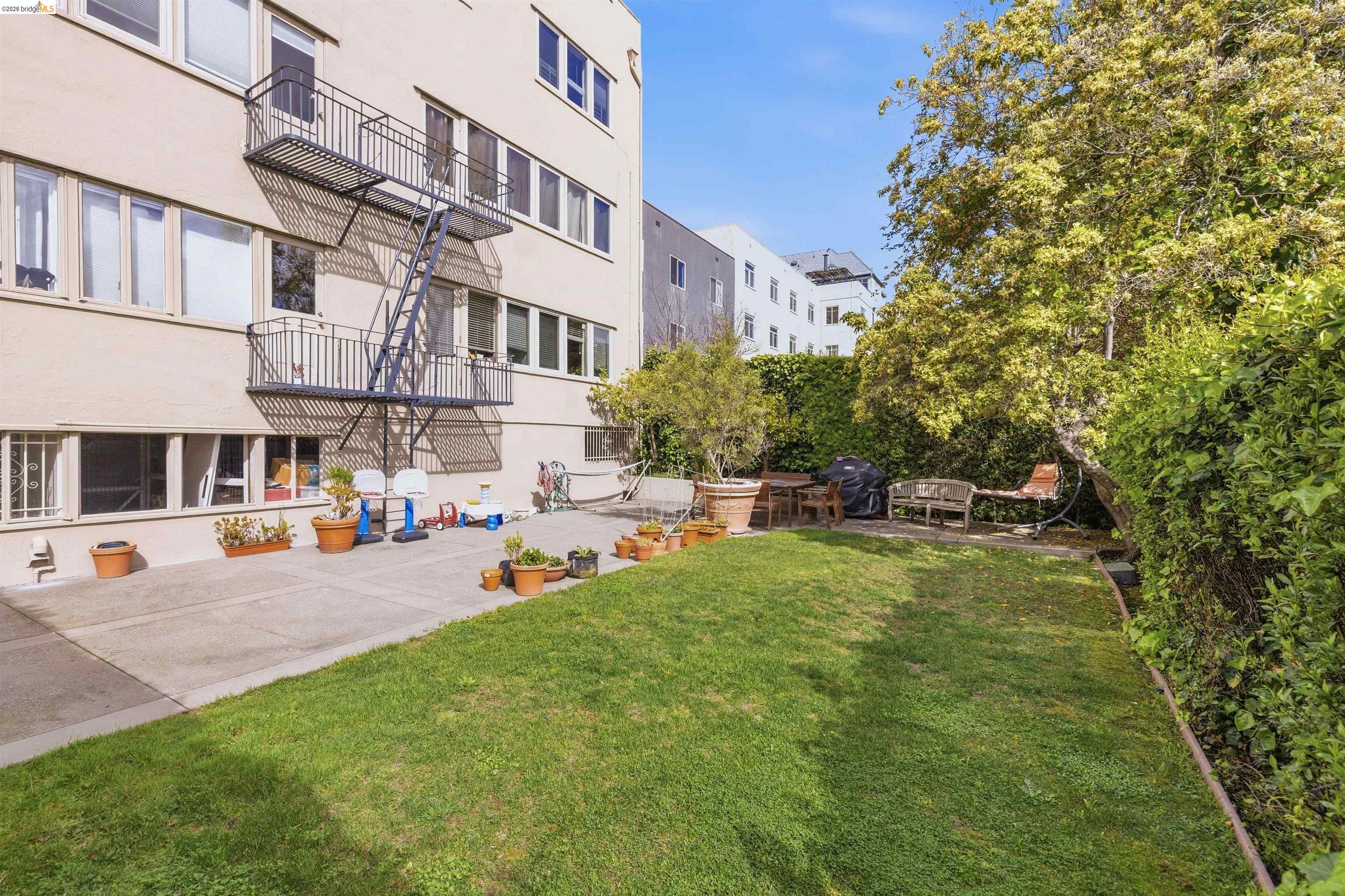 474 Merritt Ave # 7