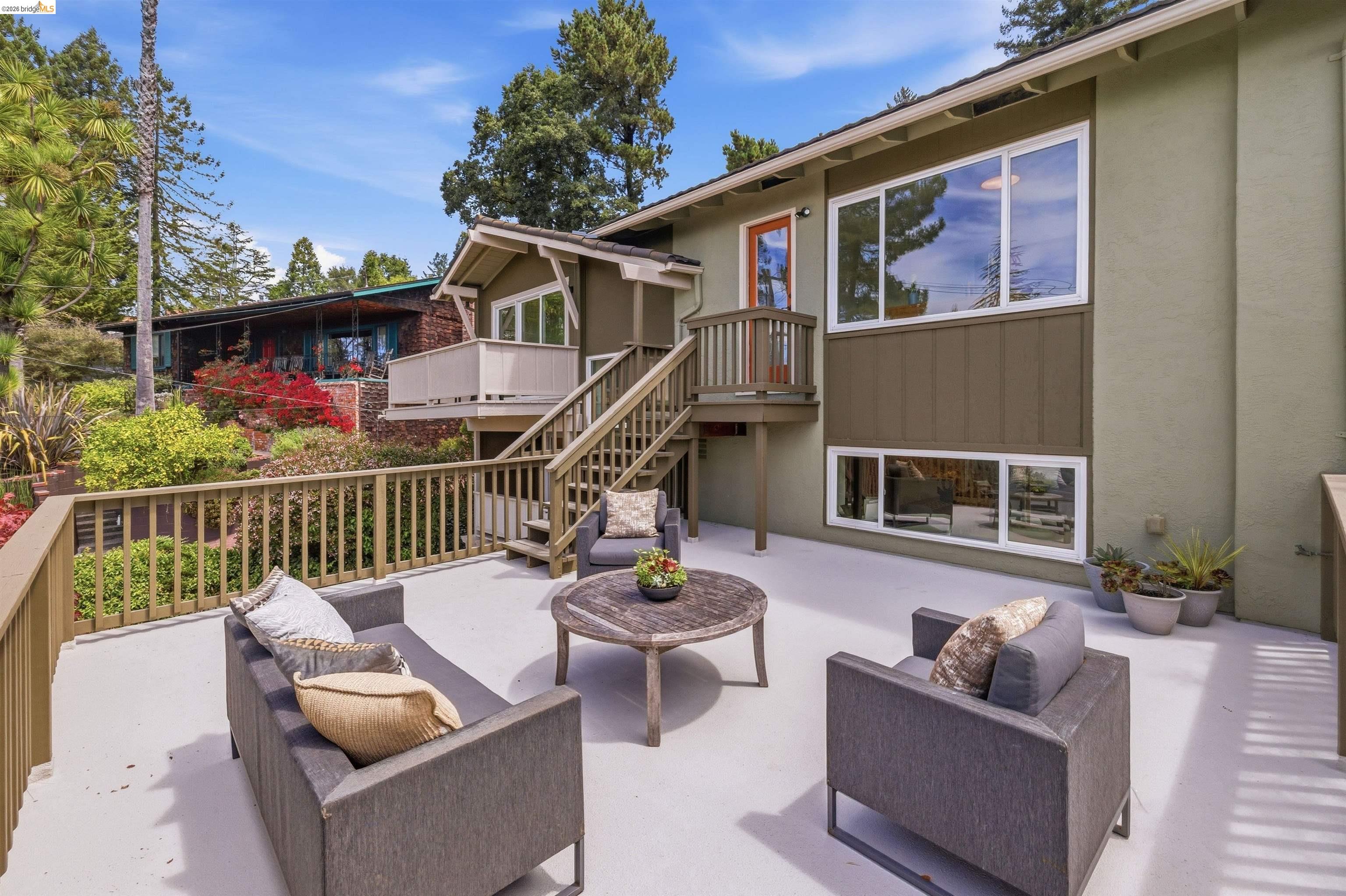6856 Armour Dr