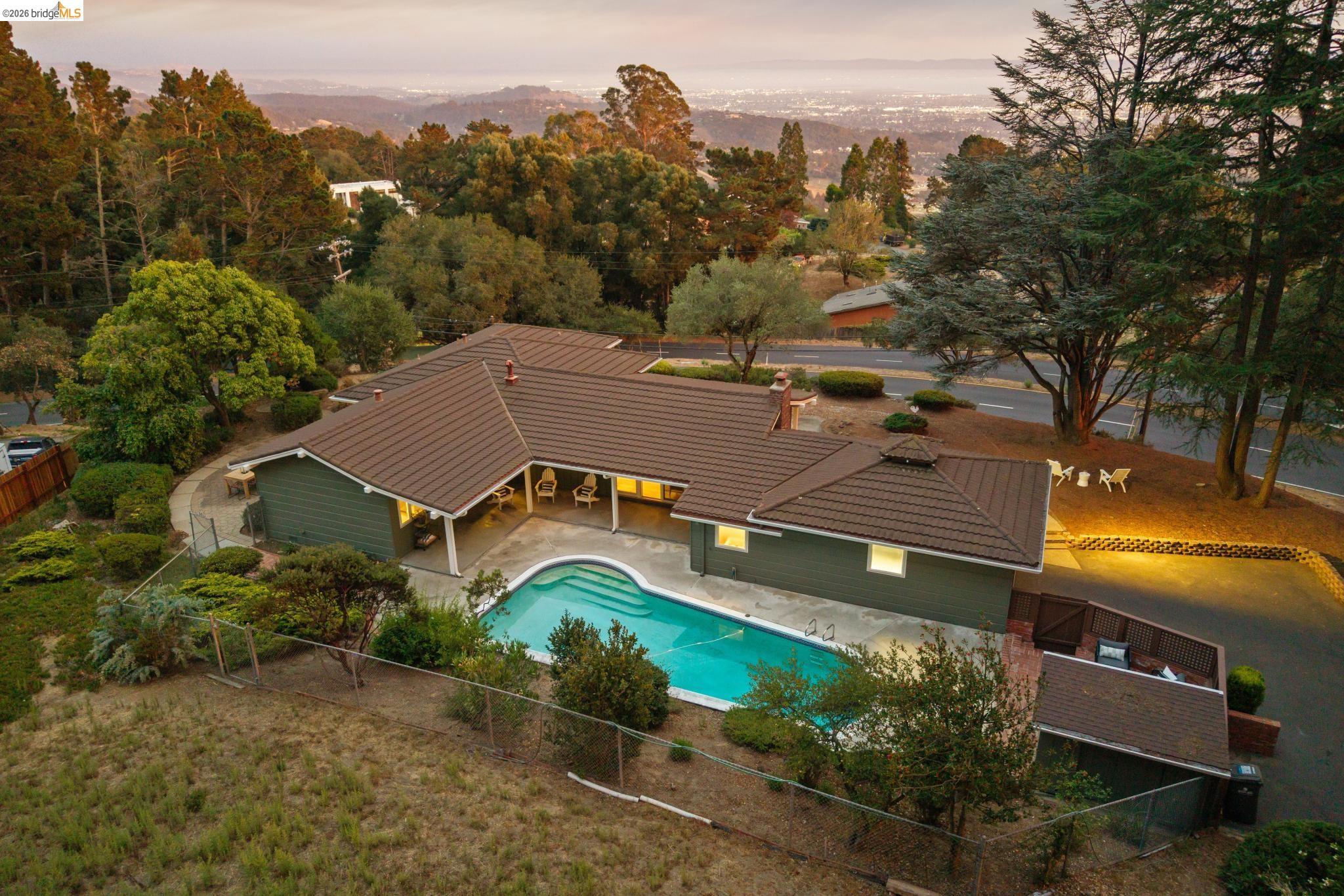 13474 Skyline Blvd