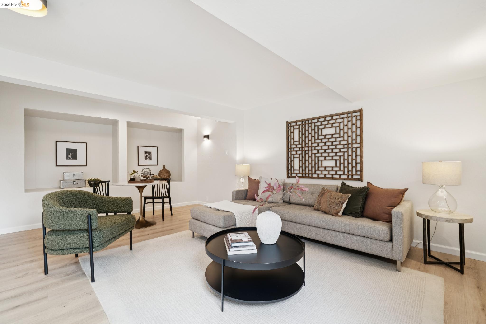 4325 Mountain View