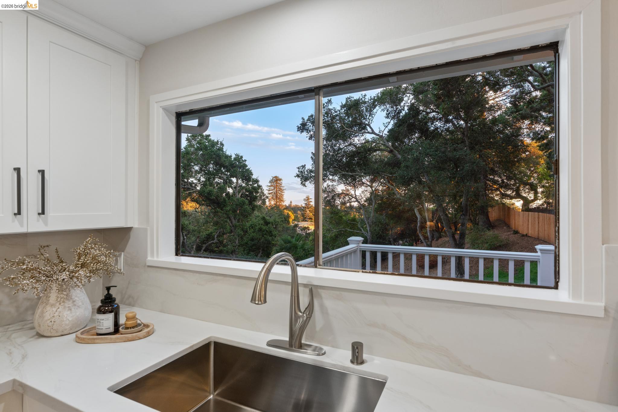 4325 Mountain View
