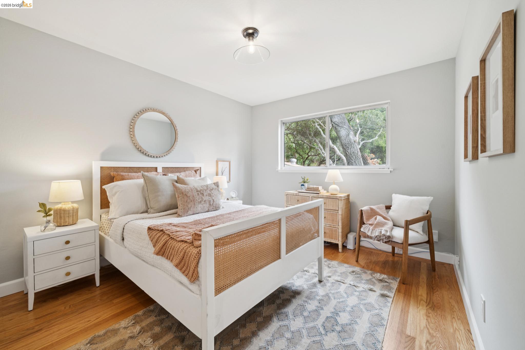 4325 Mountain View