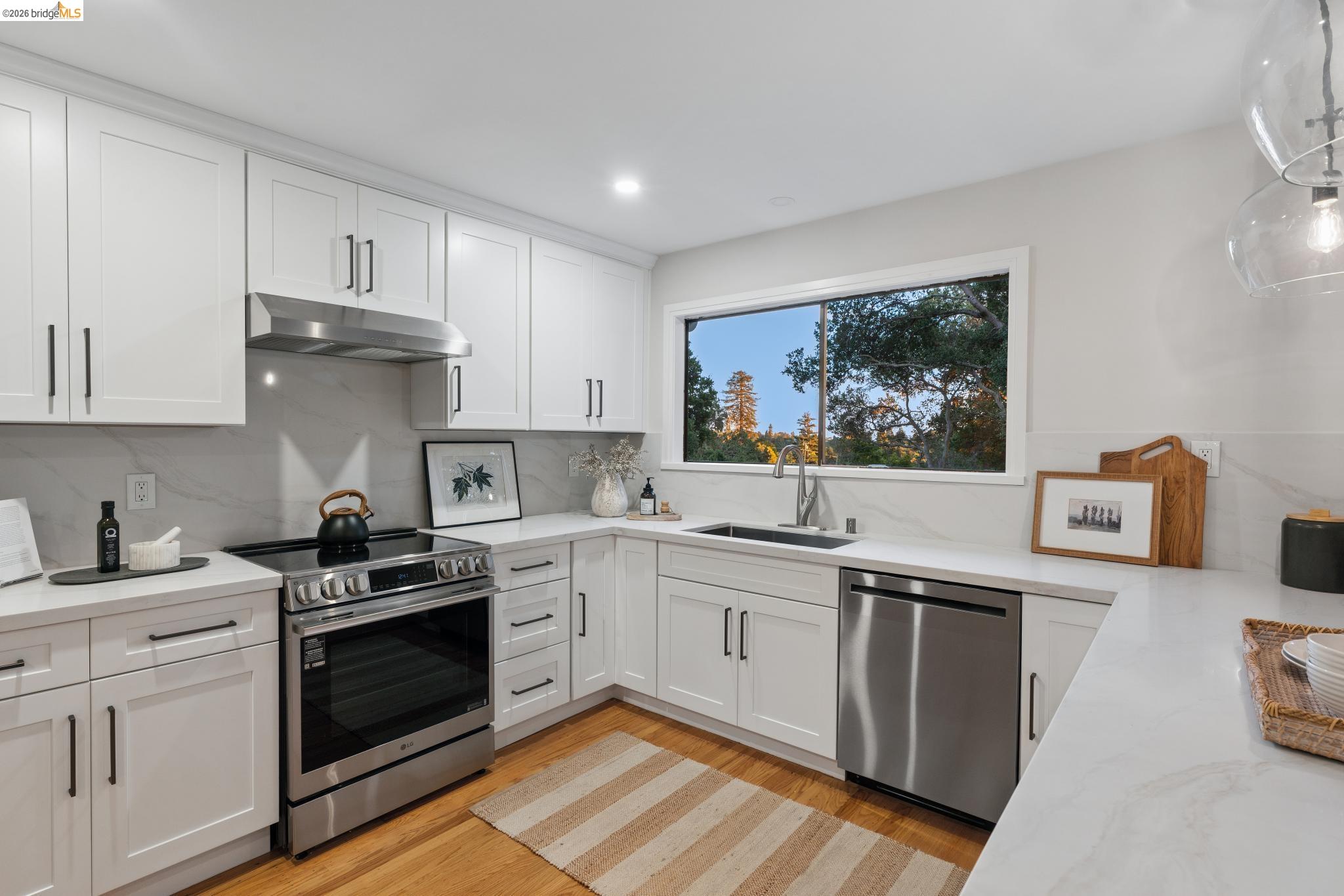 4325 Mountain View