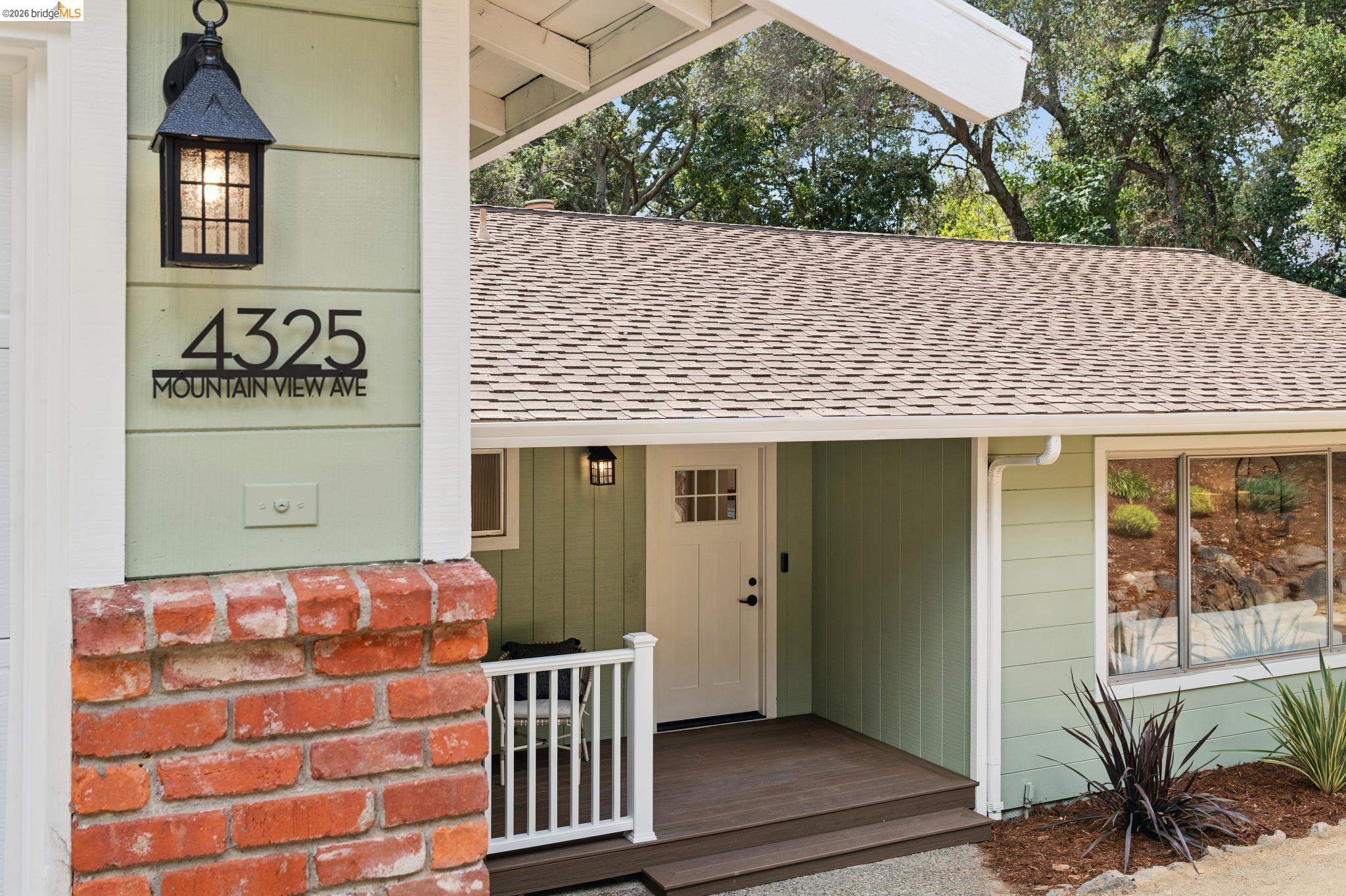4325 Mountain View