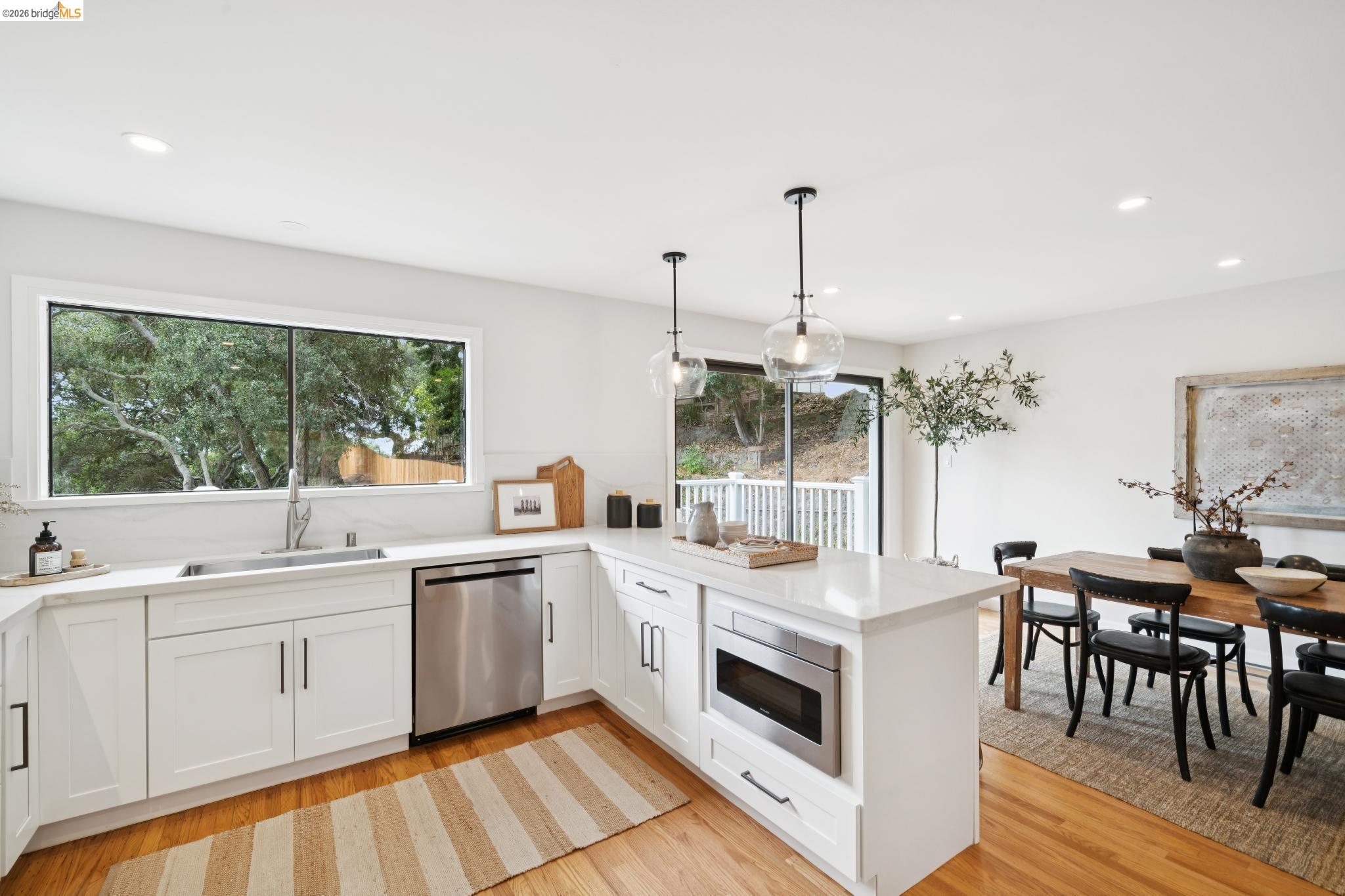 4325 Mountain View