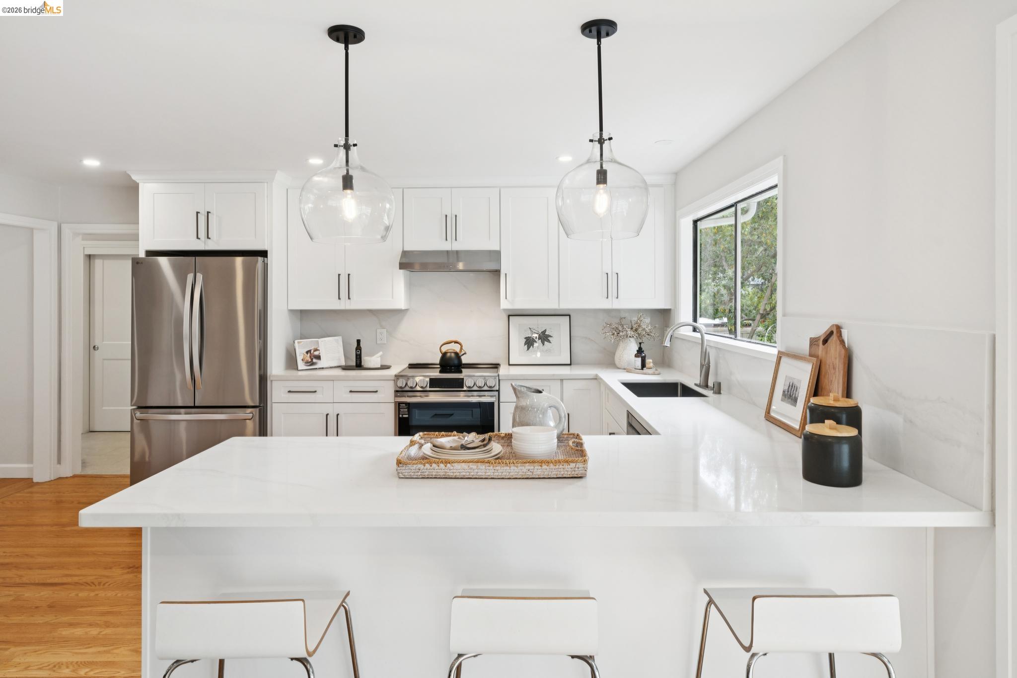 4325 Mountain View