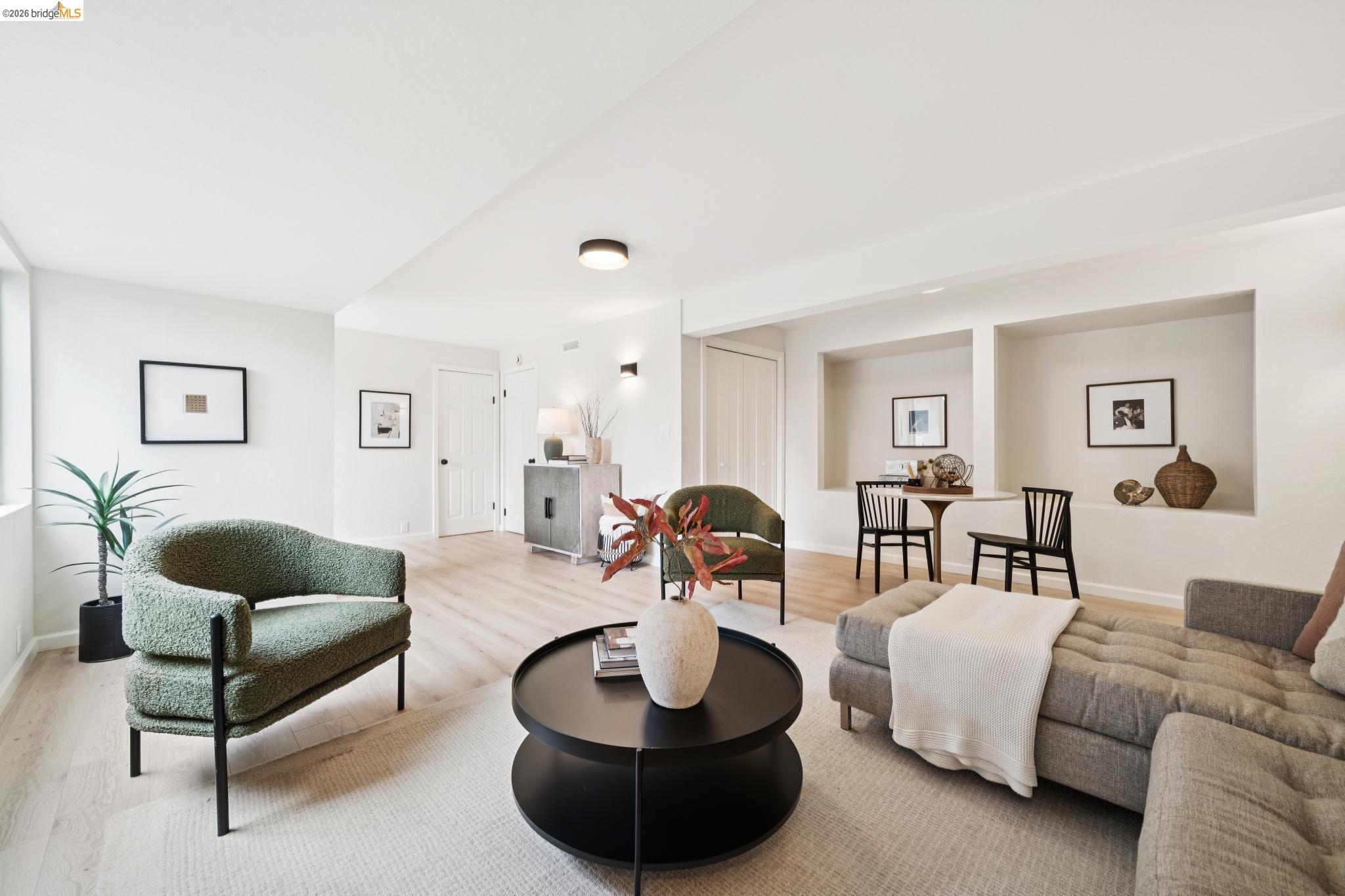 4325 Mountain View