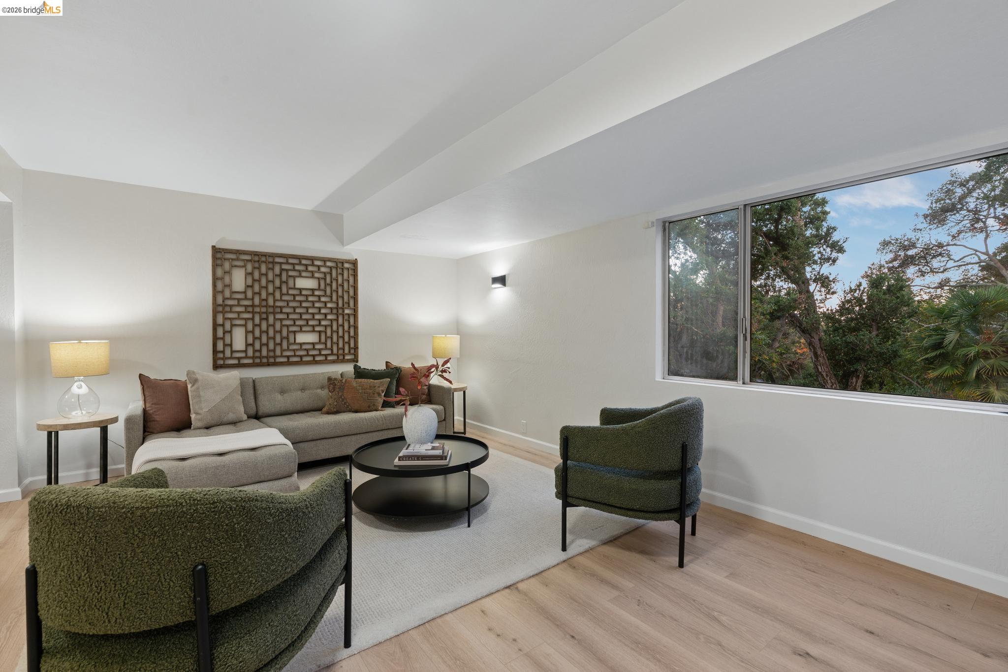 4325 Mountain View