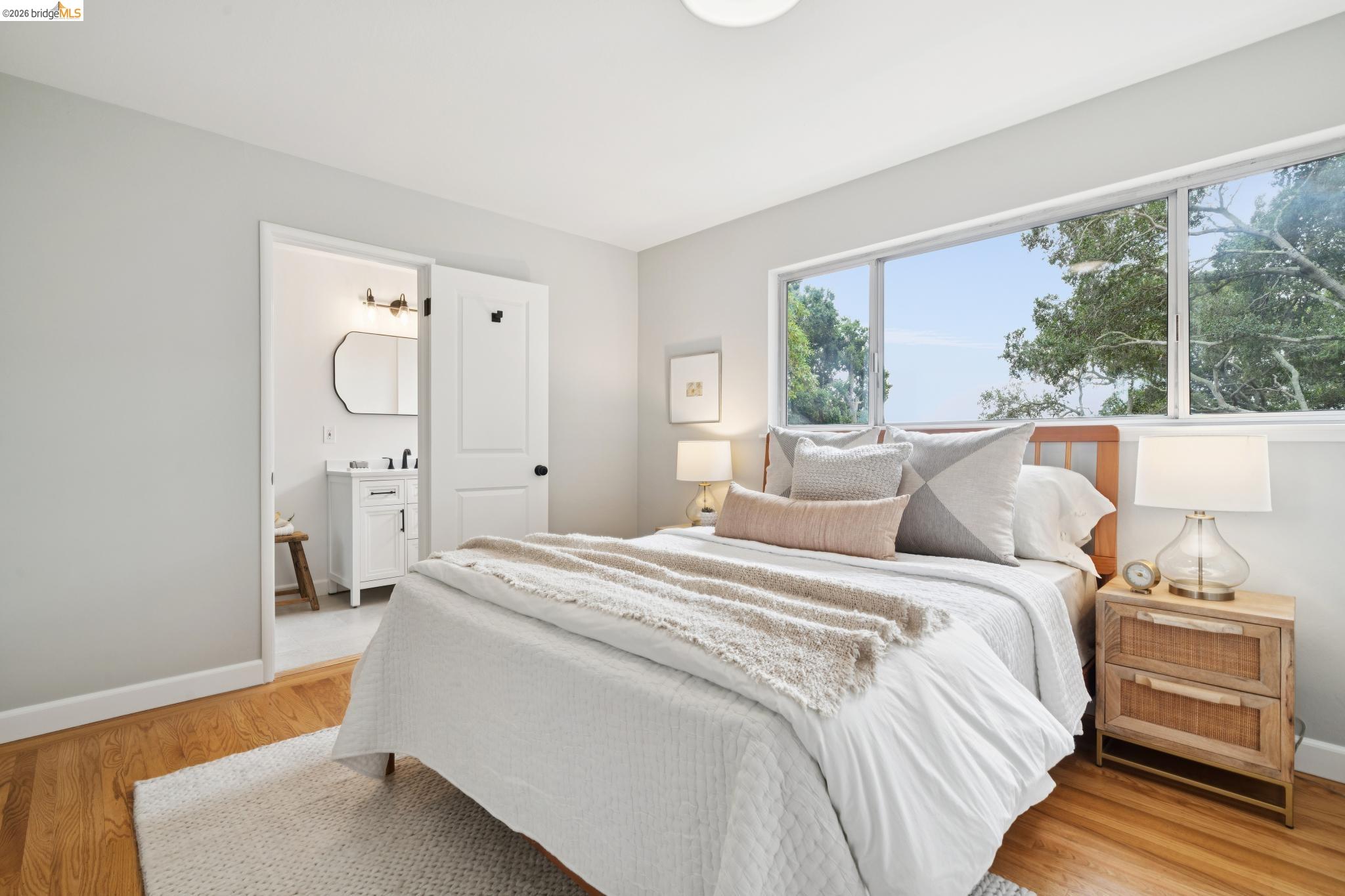 4325 Mountain View