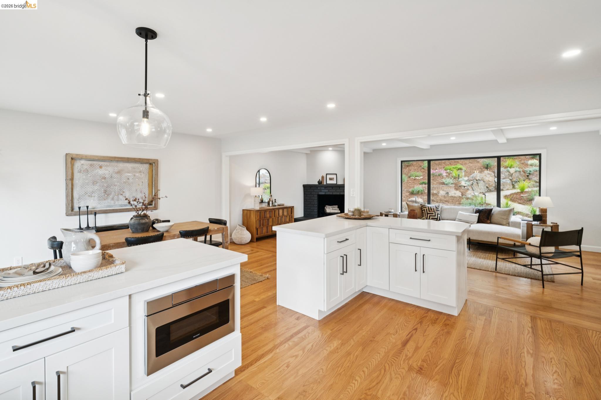 4325 Mountain View