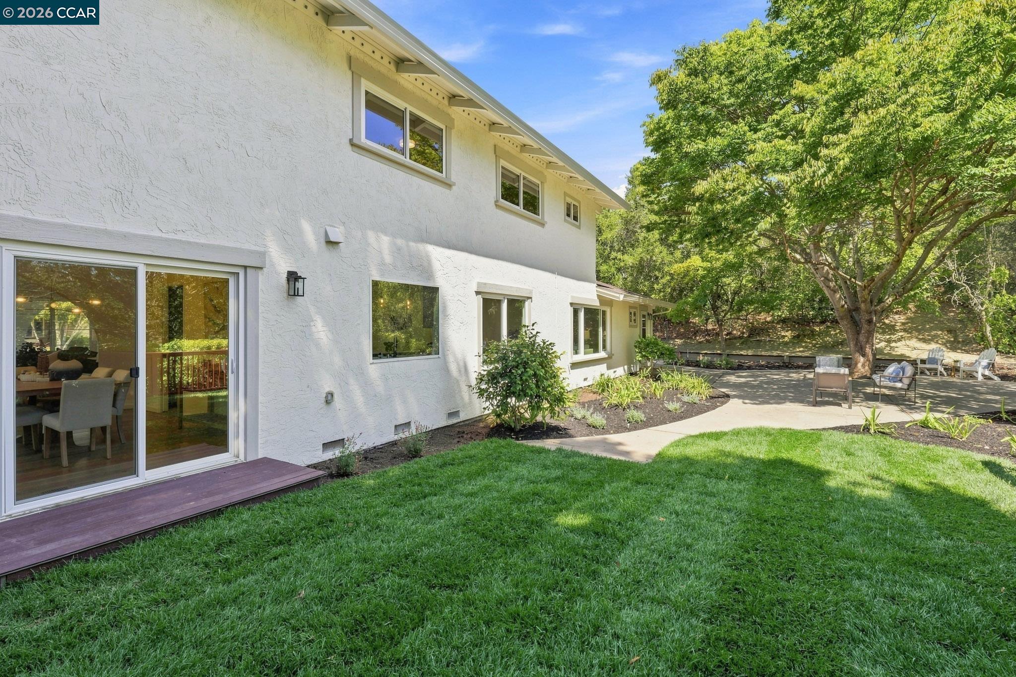 149 Sandringham Dr