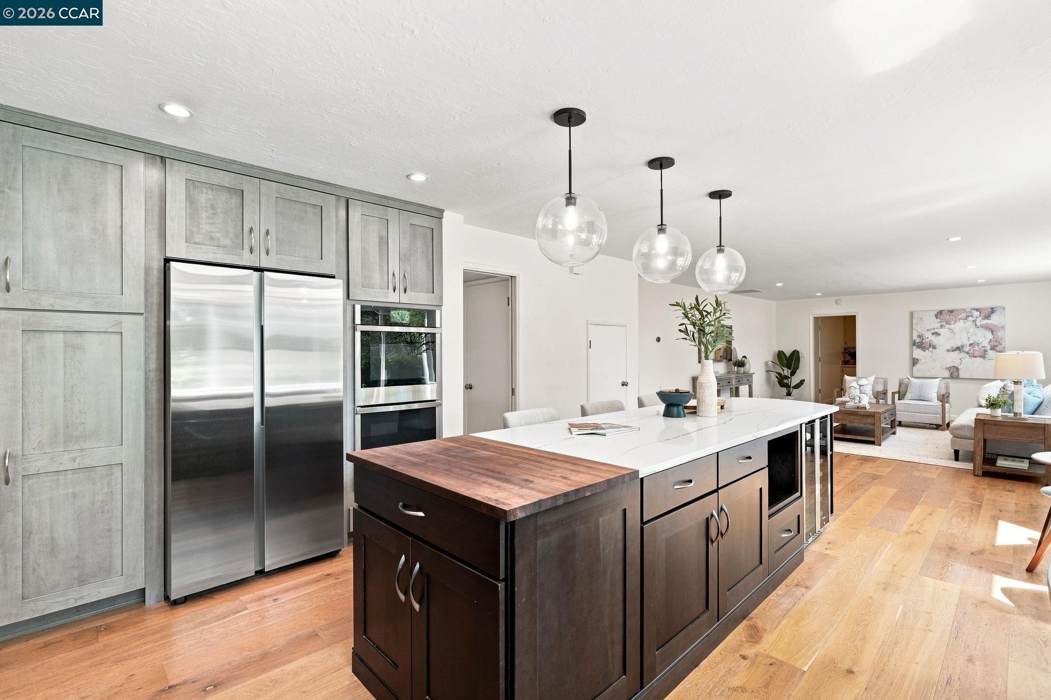 149 Sandringham Dr