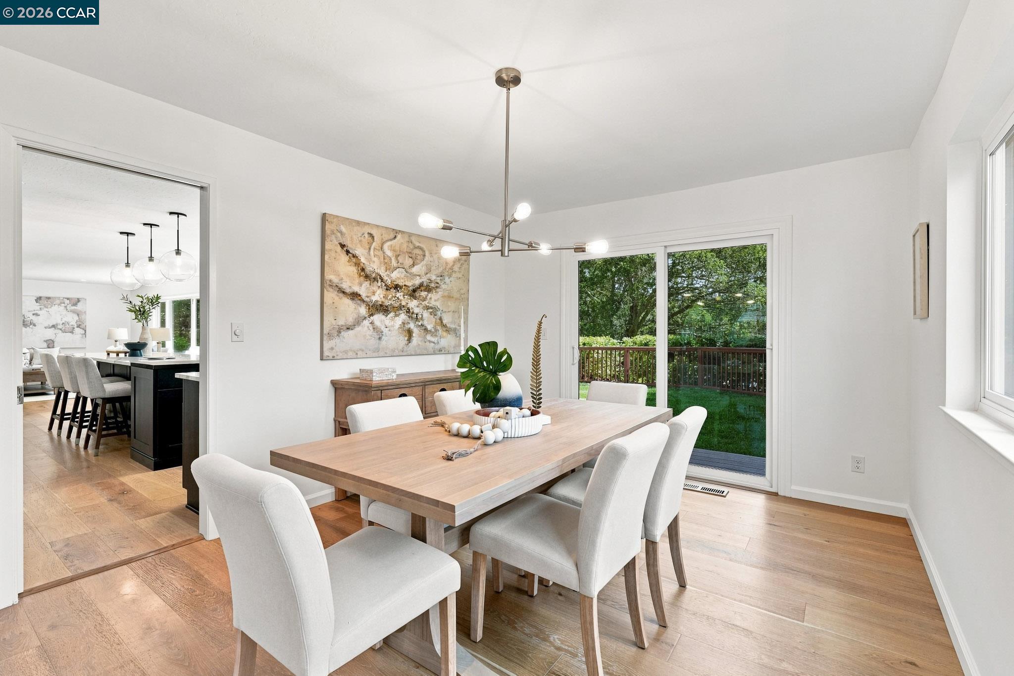 149 Sandringham Dr