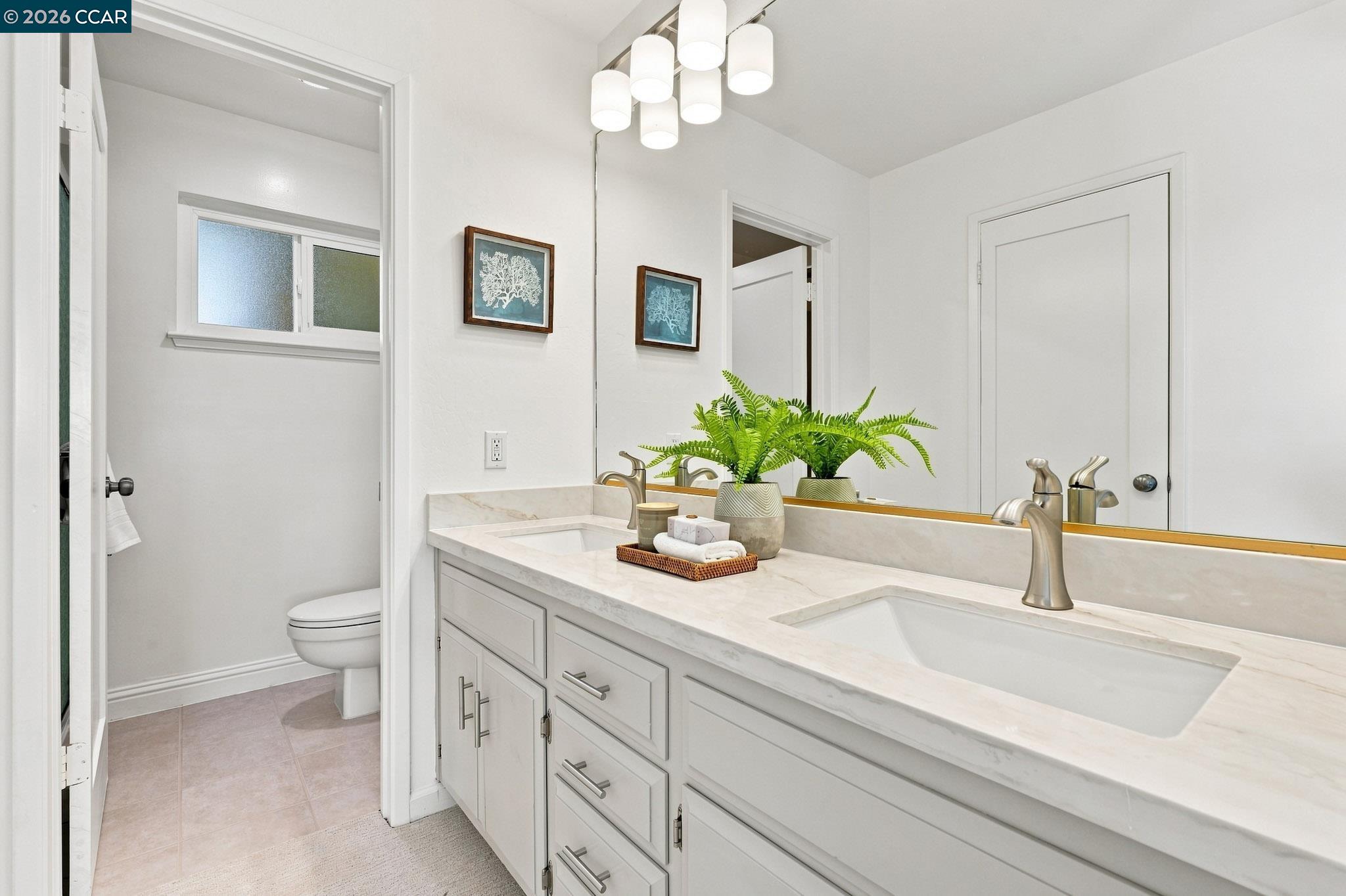 149 Sandringham Dr