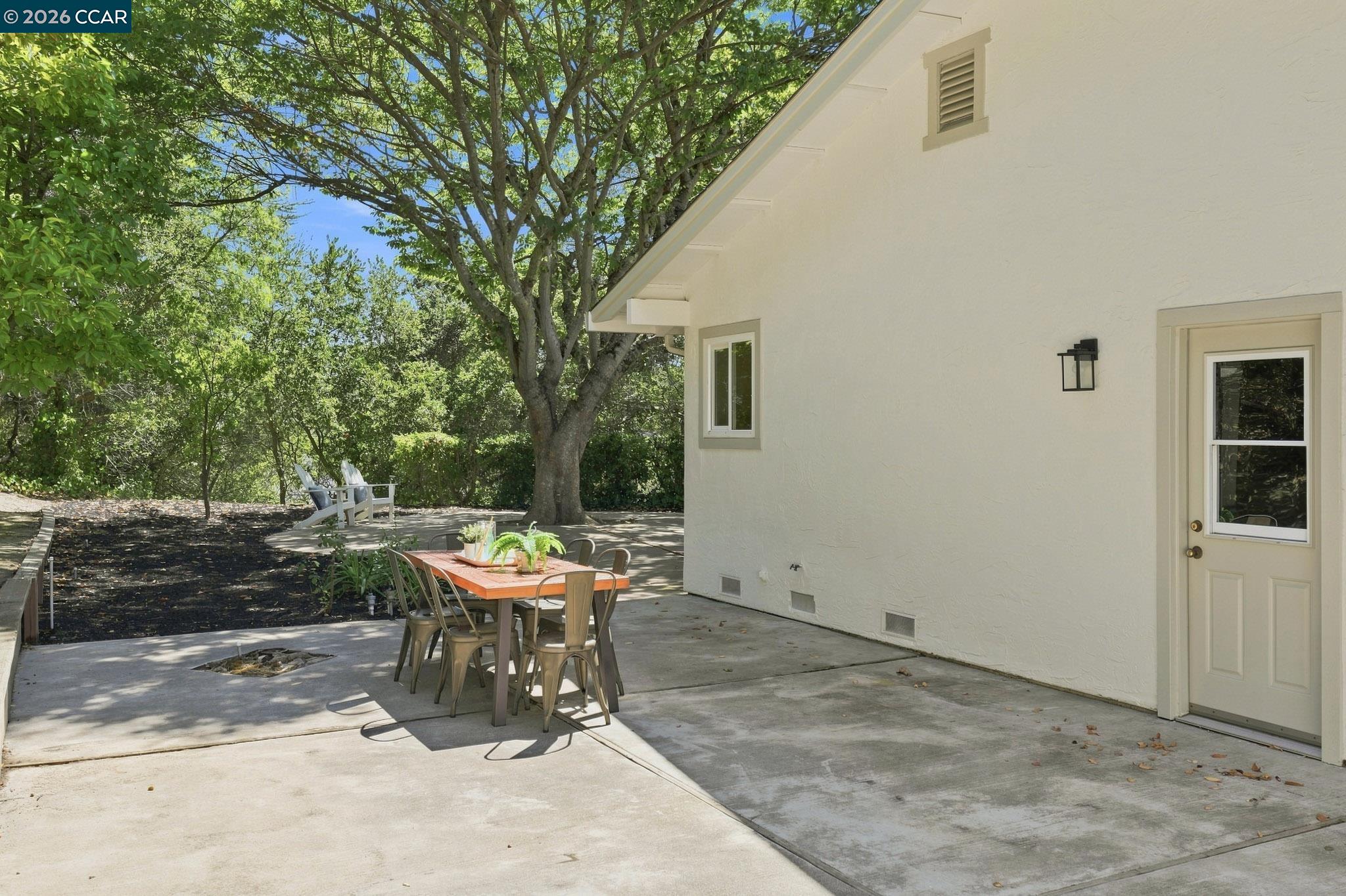 149 Sandringham Dr