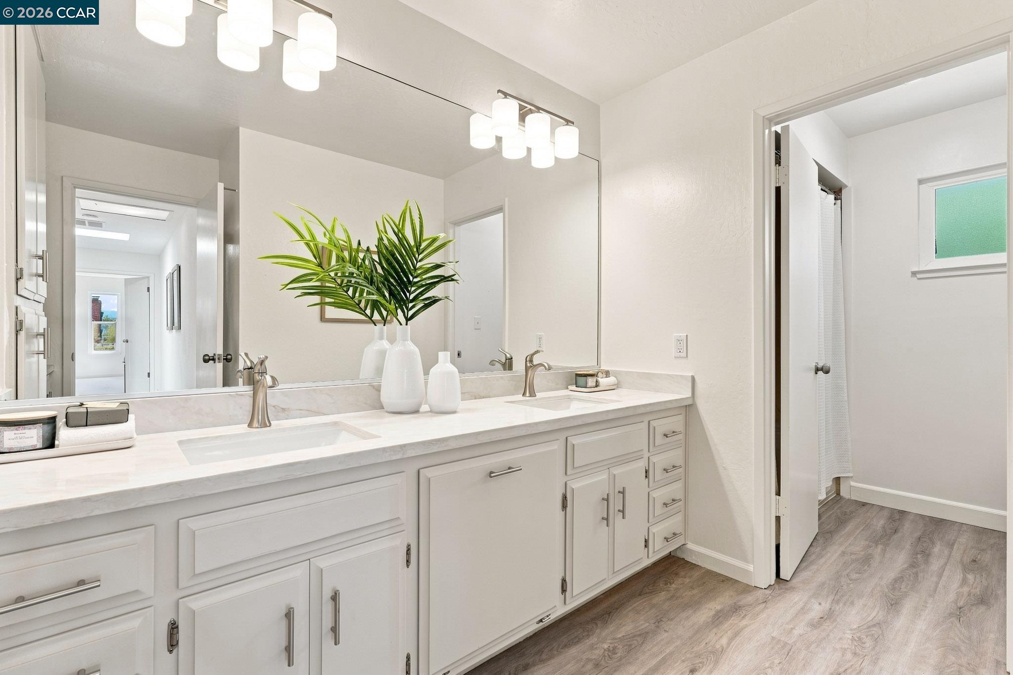 149 Sandringham Dr