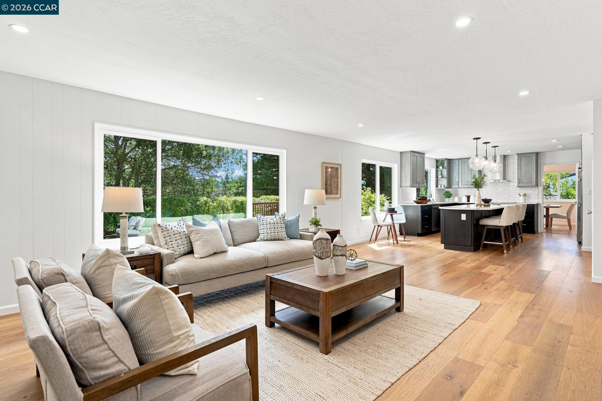 149 Sandringham Dr