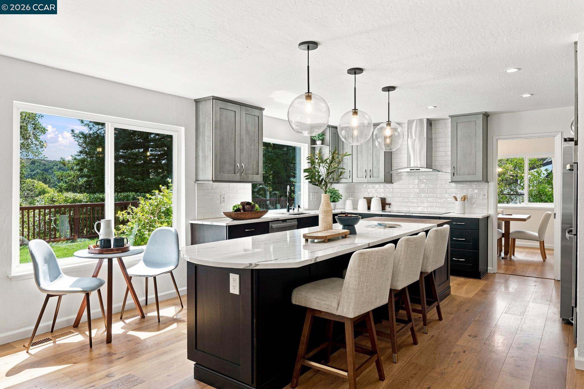 149 Sandringham Dr