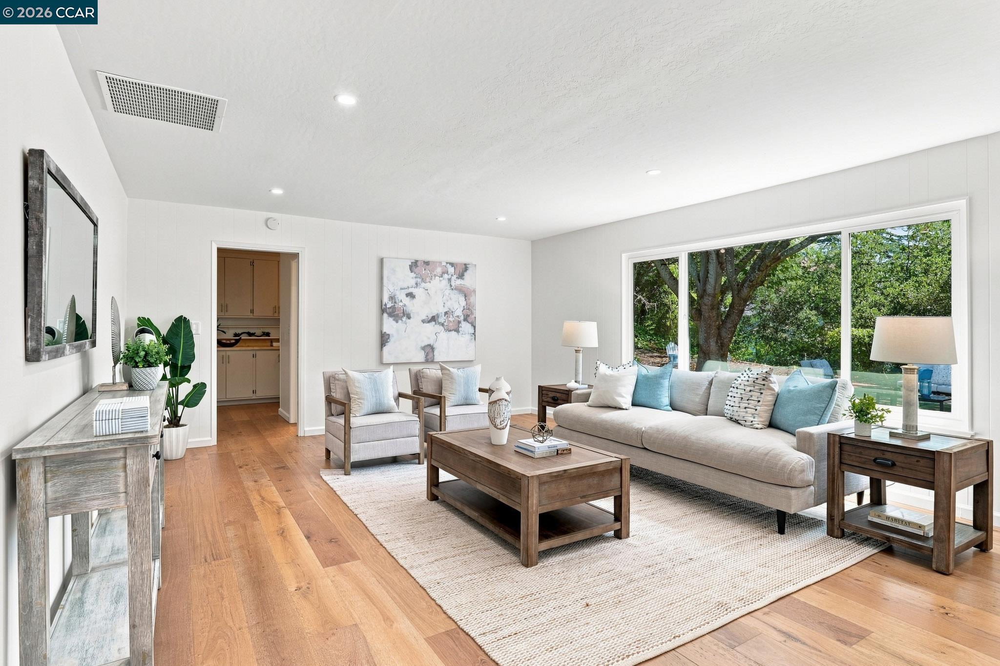 149 Sandringham Dr