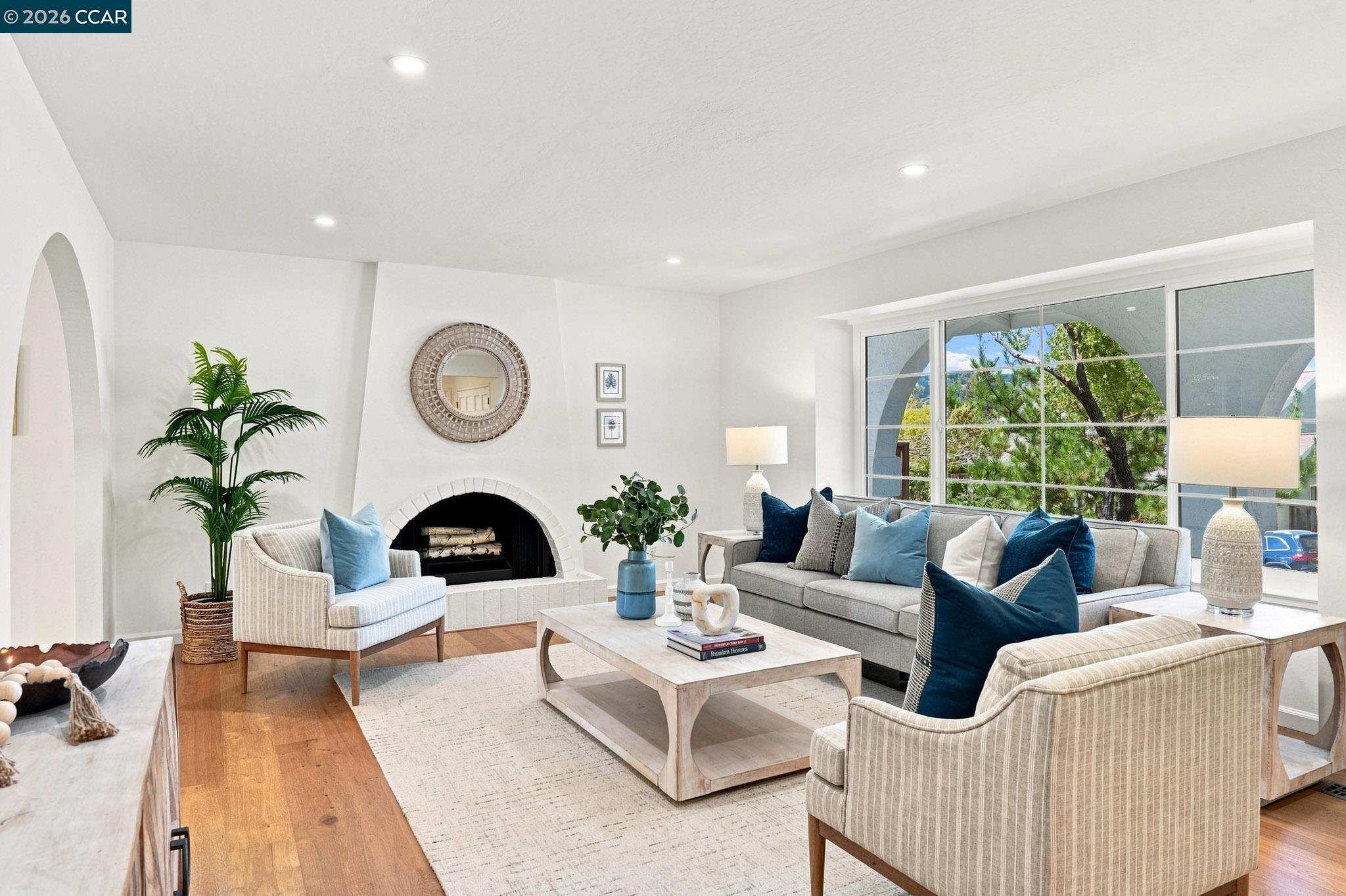 149 Sandringham Dr