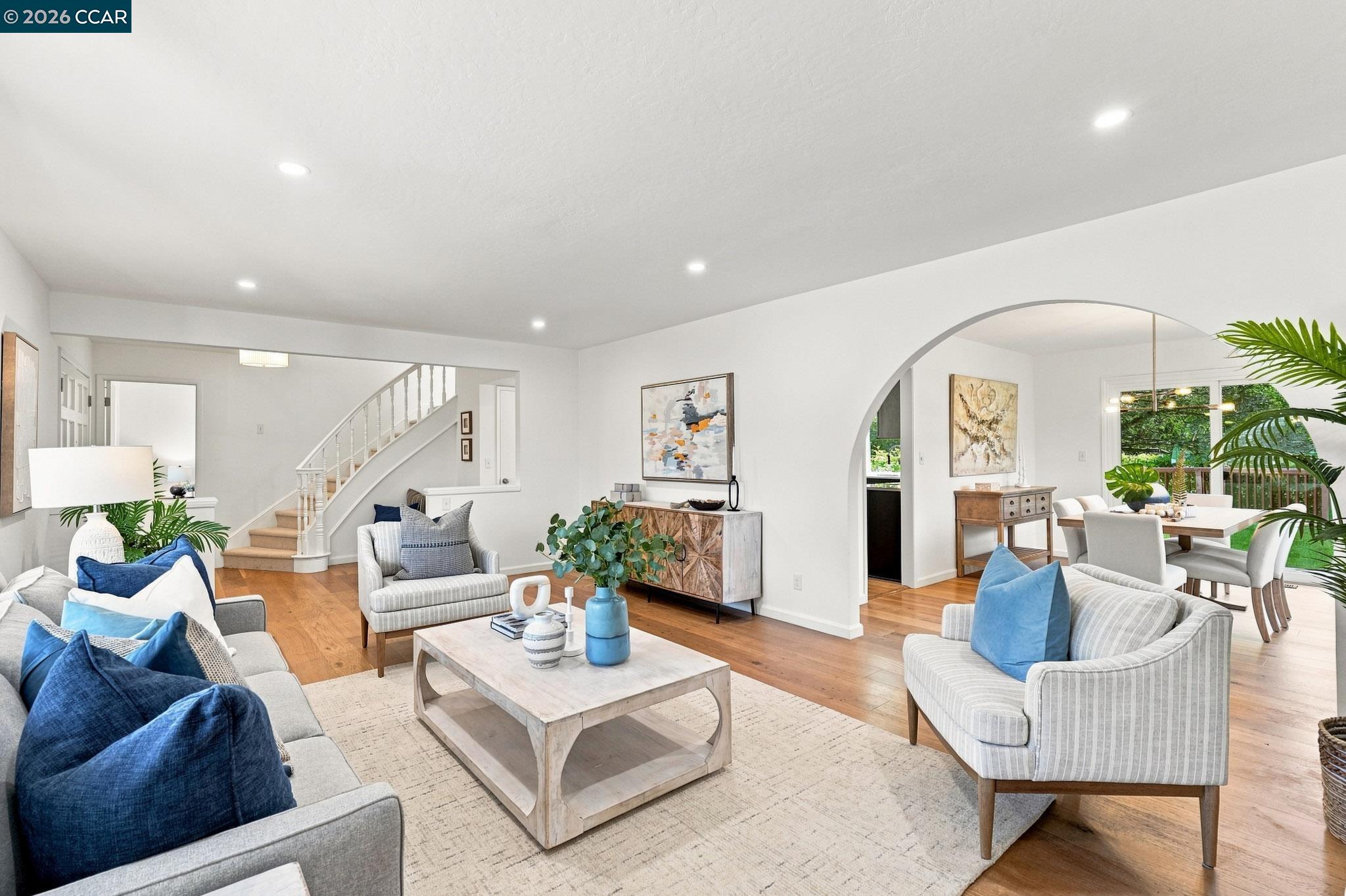 149 Sandringham Dr