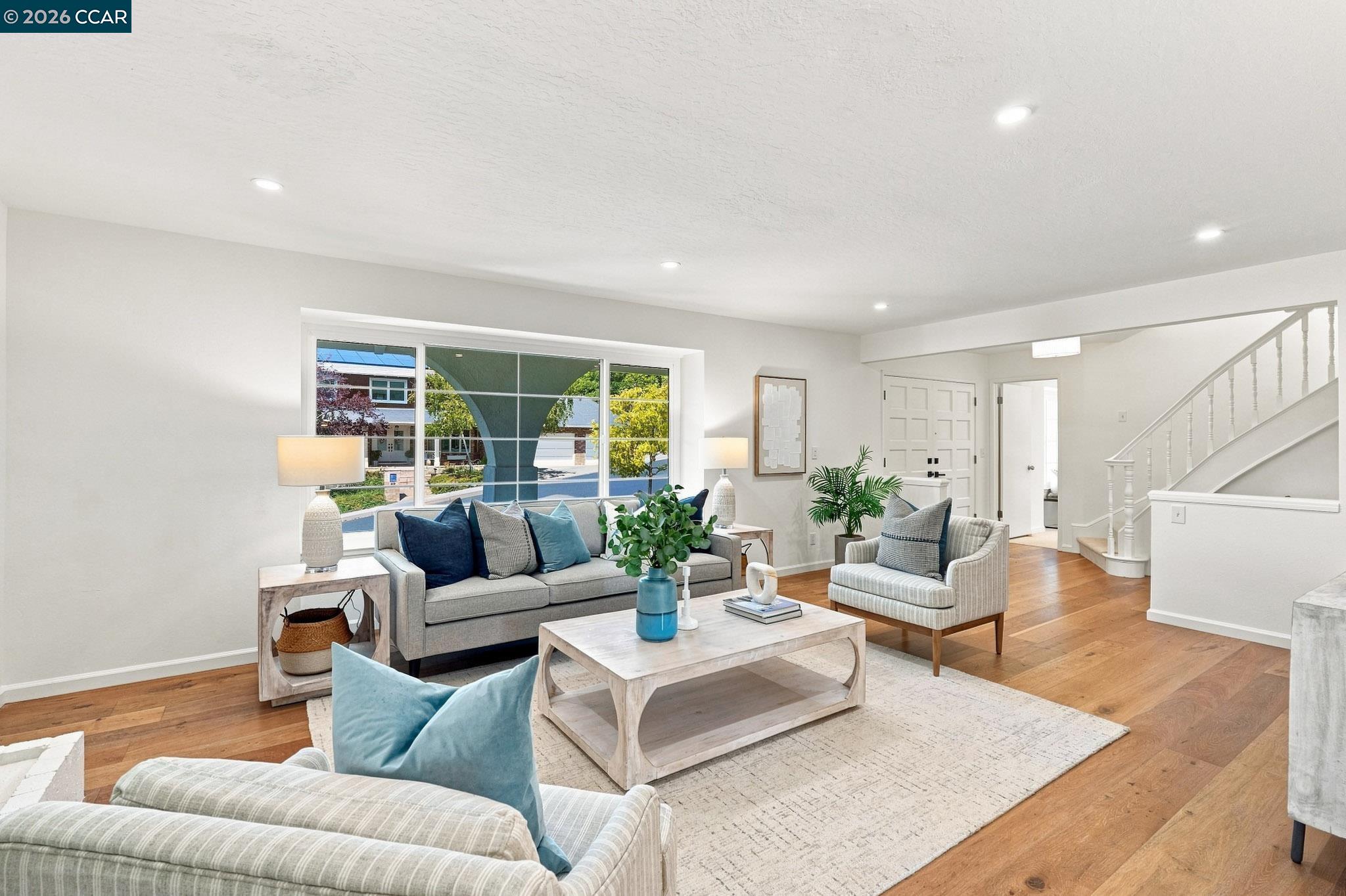 149 Sandringham Dr