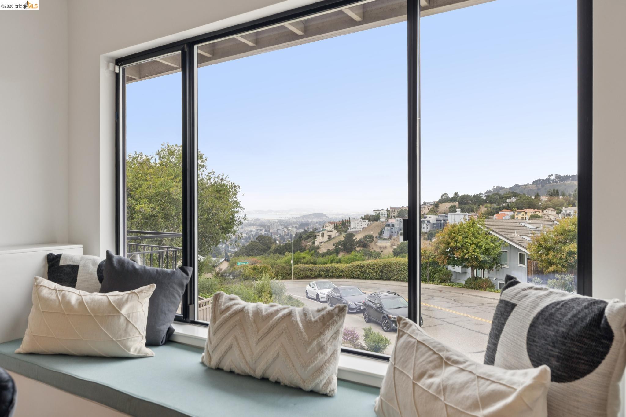 557 Hiller Dr