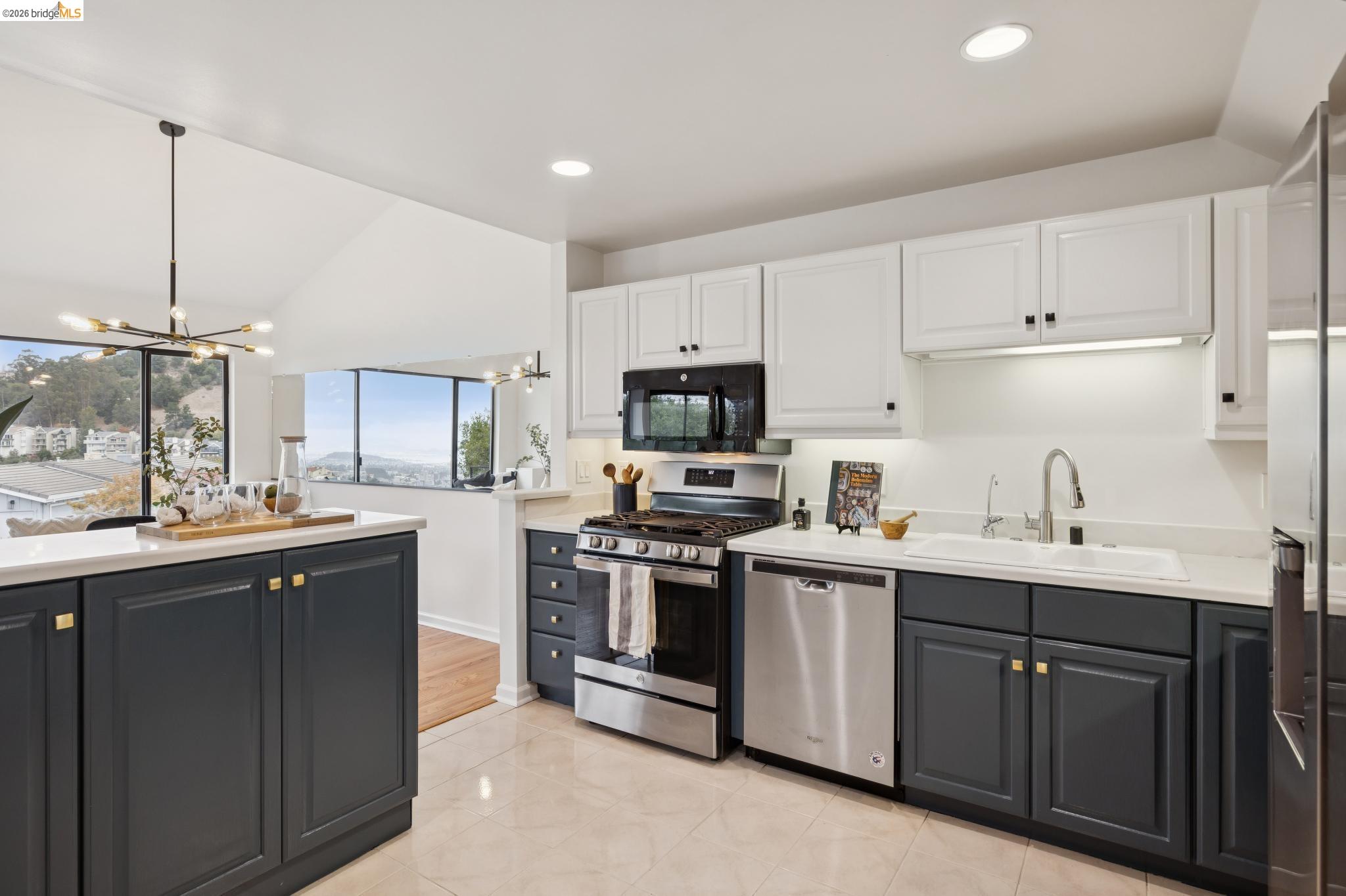 557 Hiller Dr