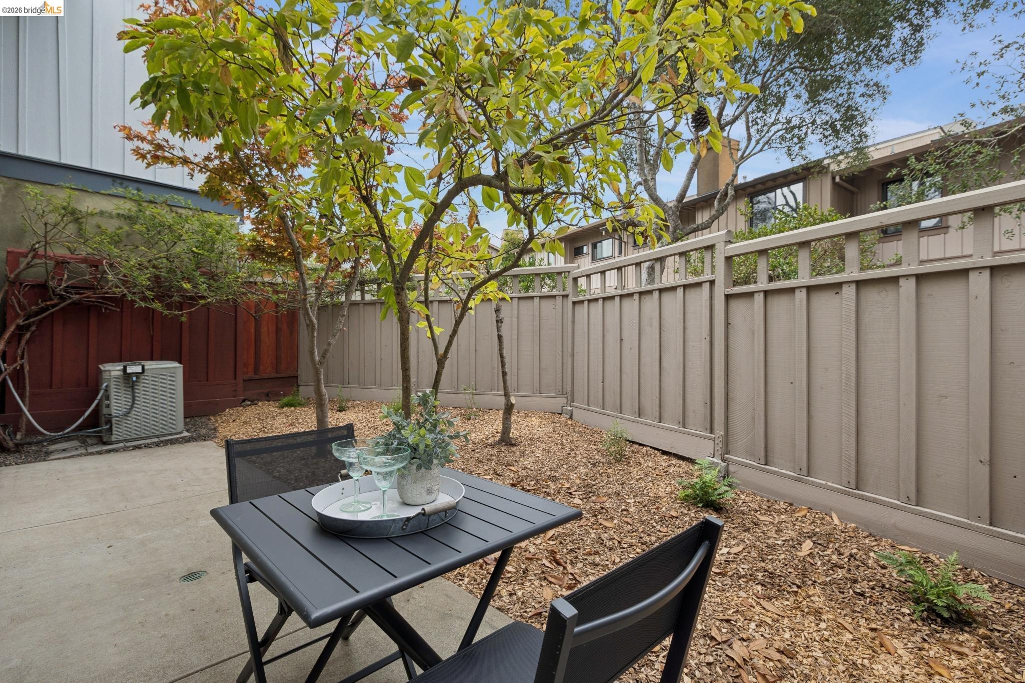 557 Hiller Dr