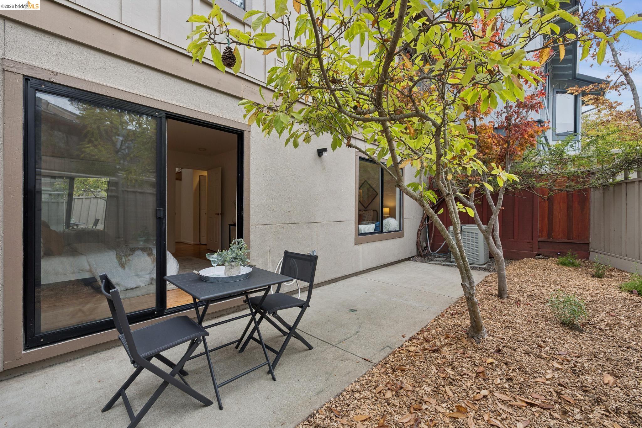 557 Hiller Dr