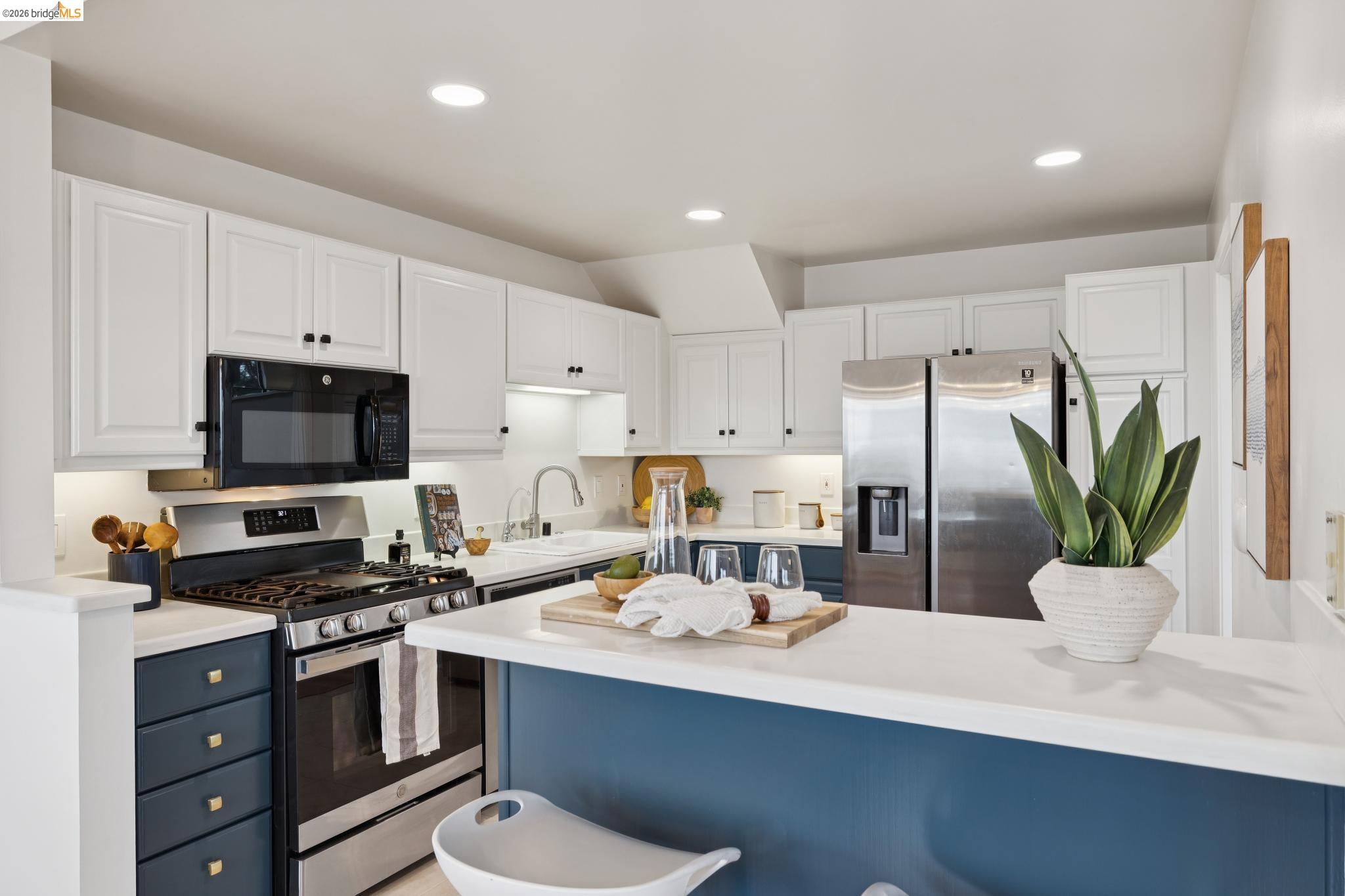 557 Hiller Dr