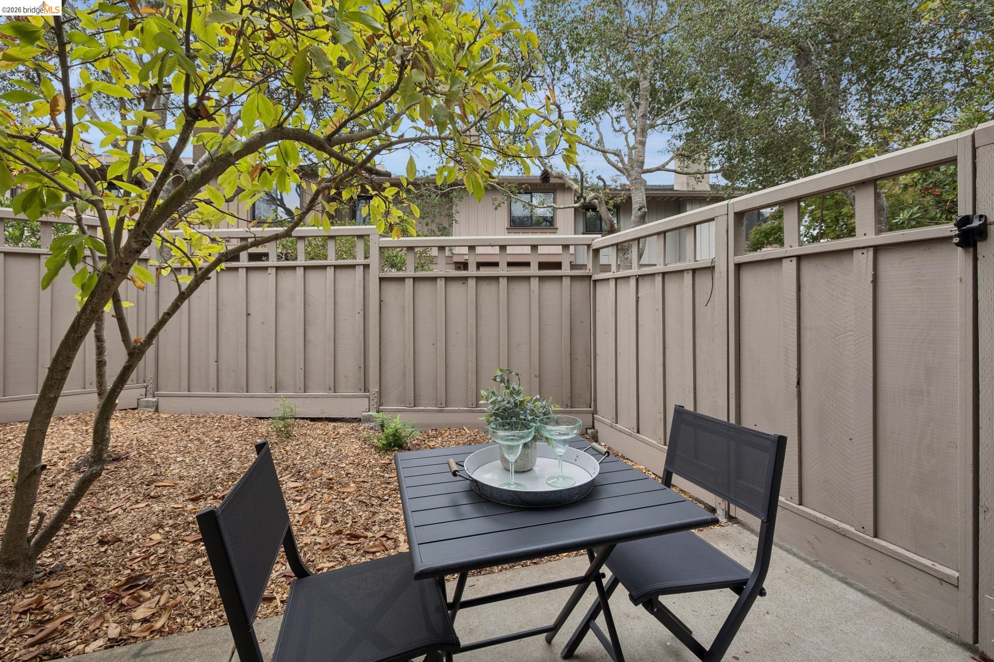 557 Hiller Dr