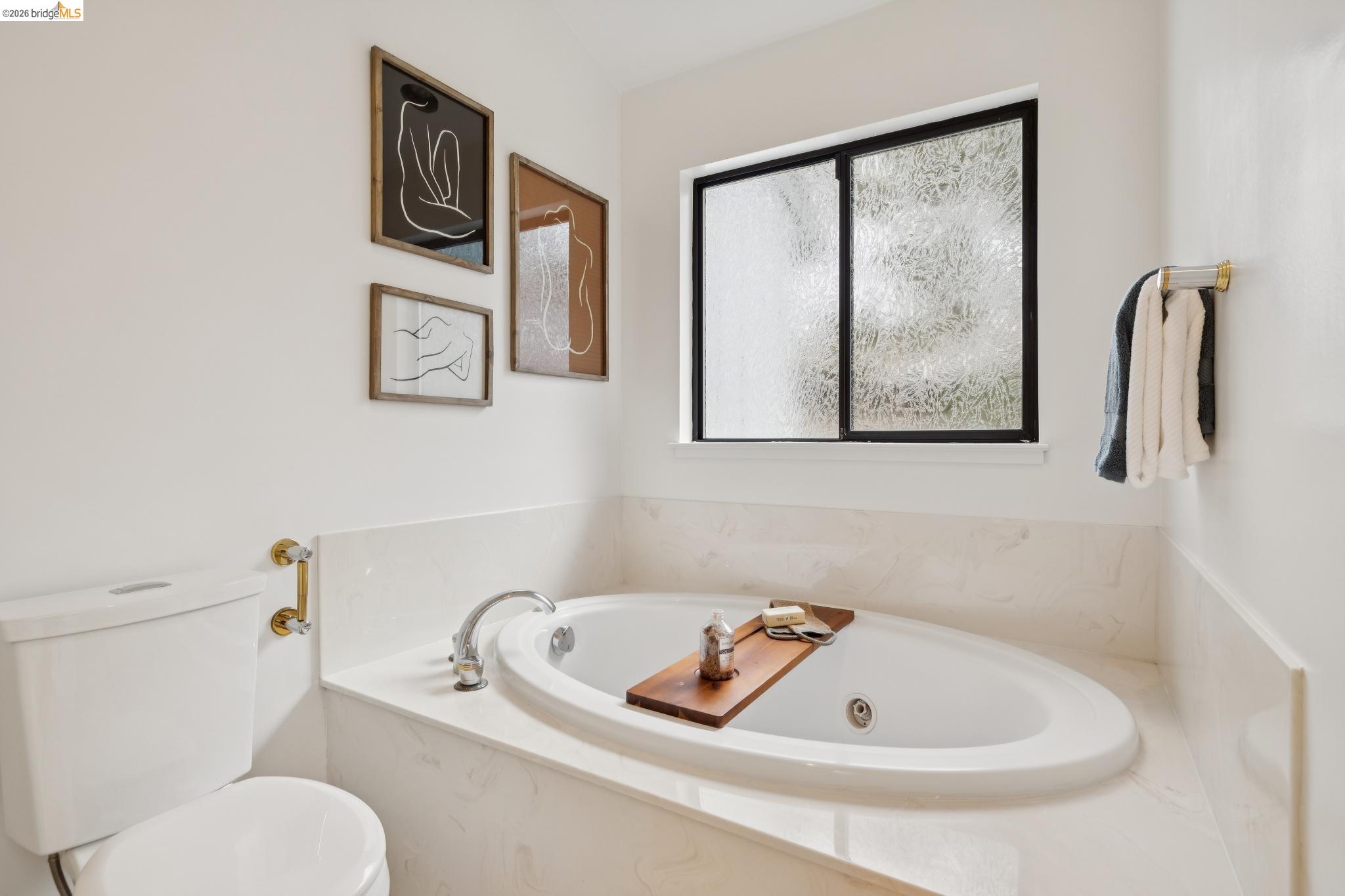 557 Hiller Dr