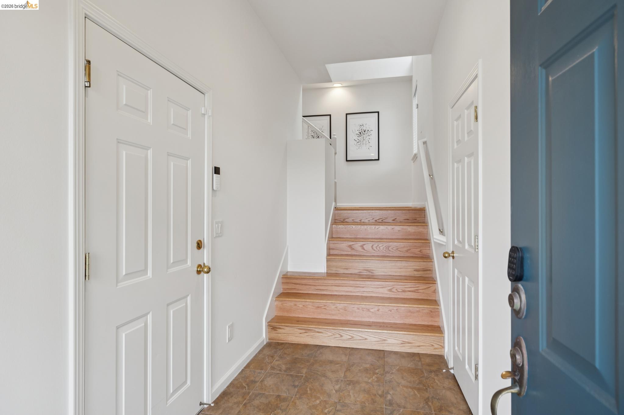 557 Hiller Dr
