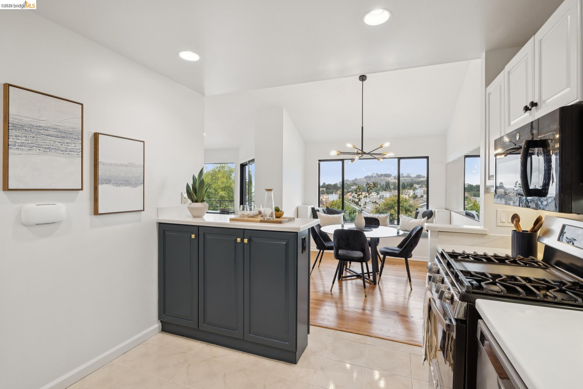 557 Hiller Dr