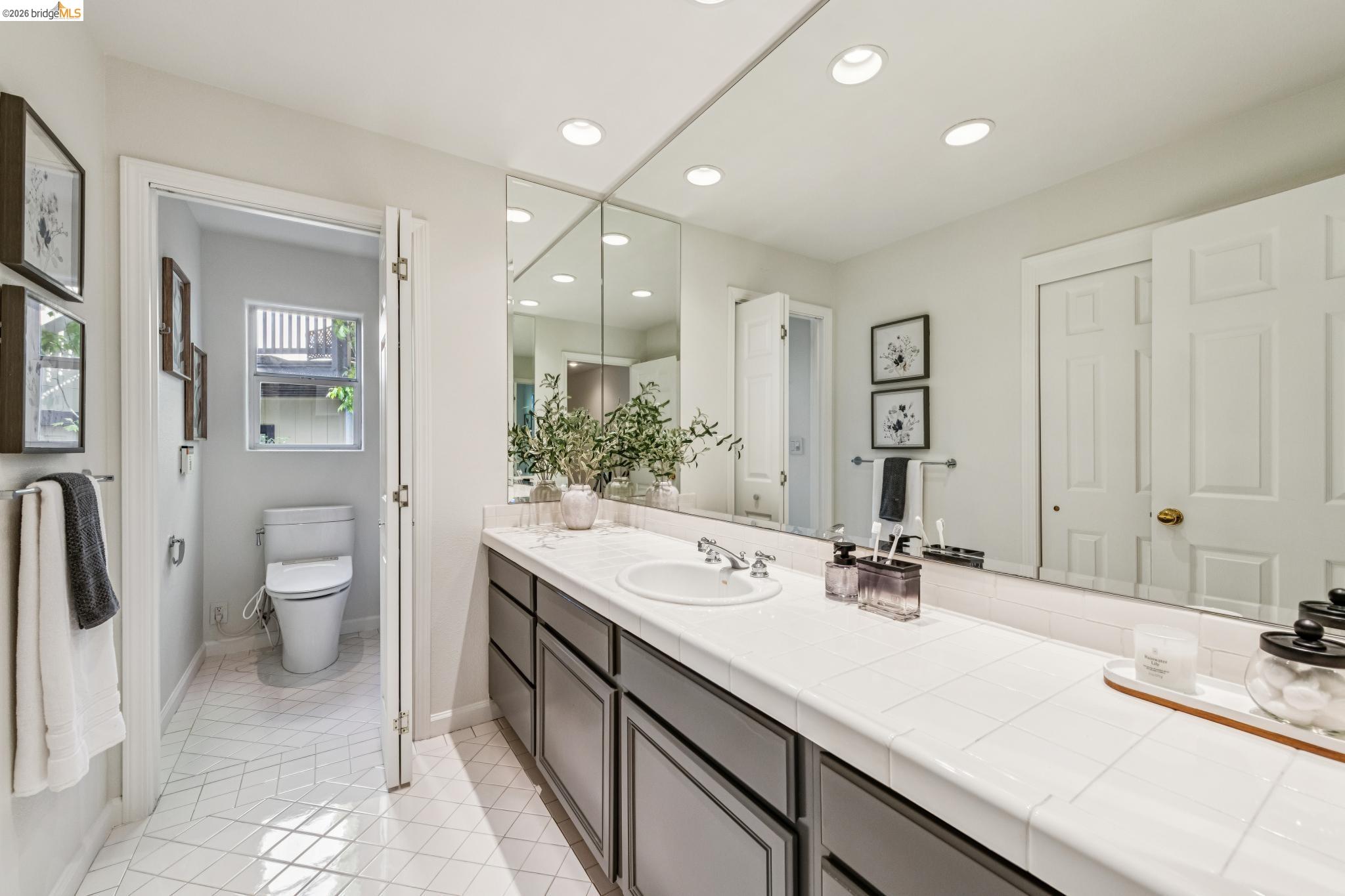 35 Bay Forest Ct