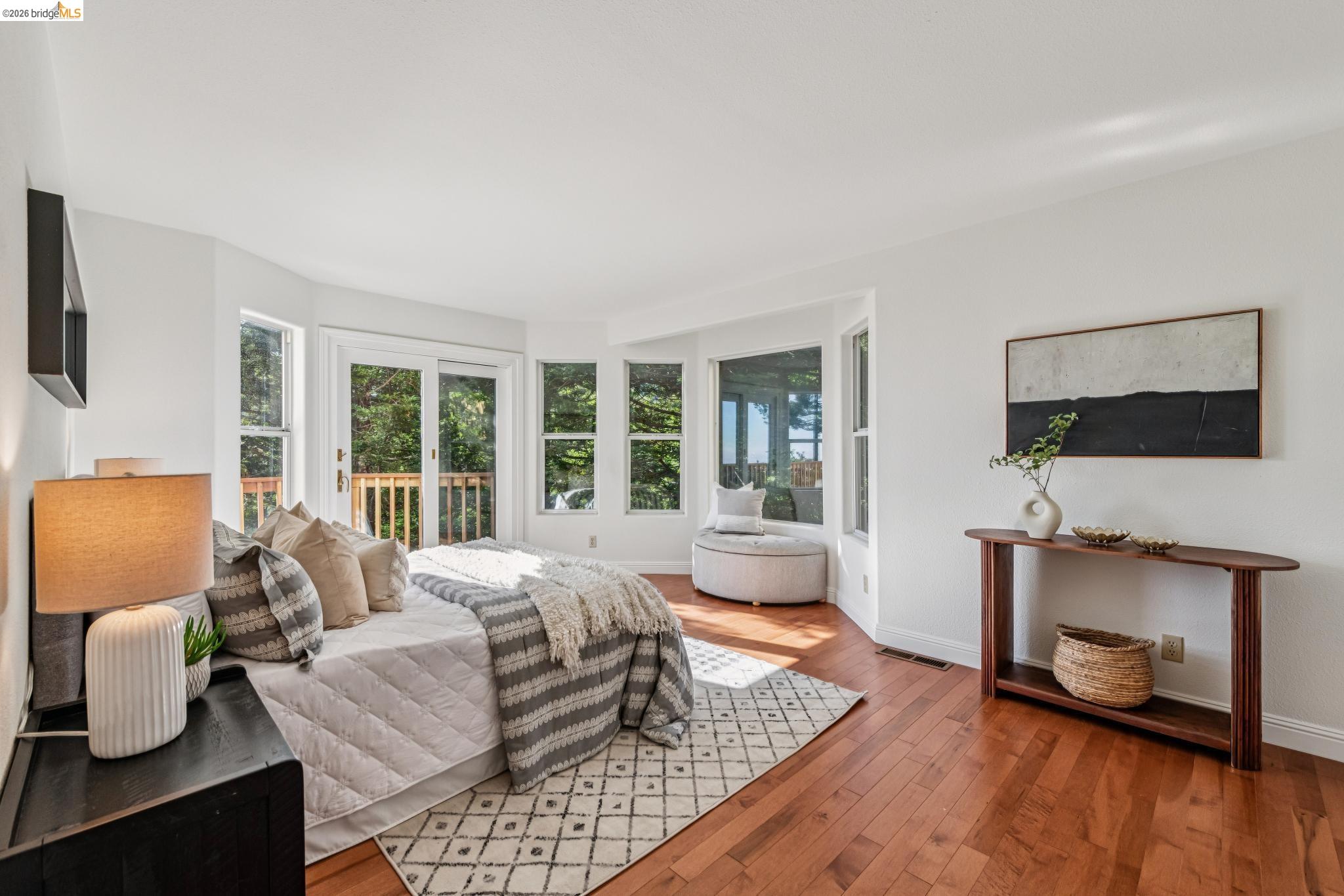35 Bay Forest Ct