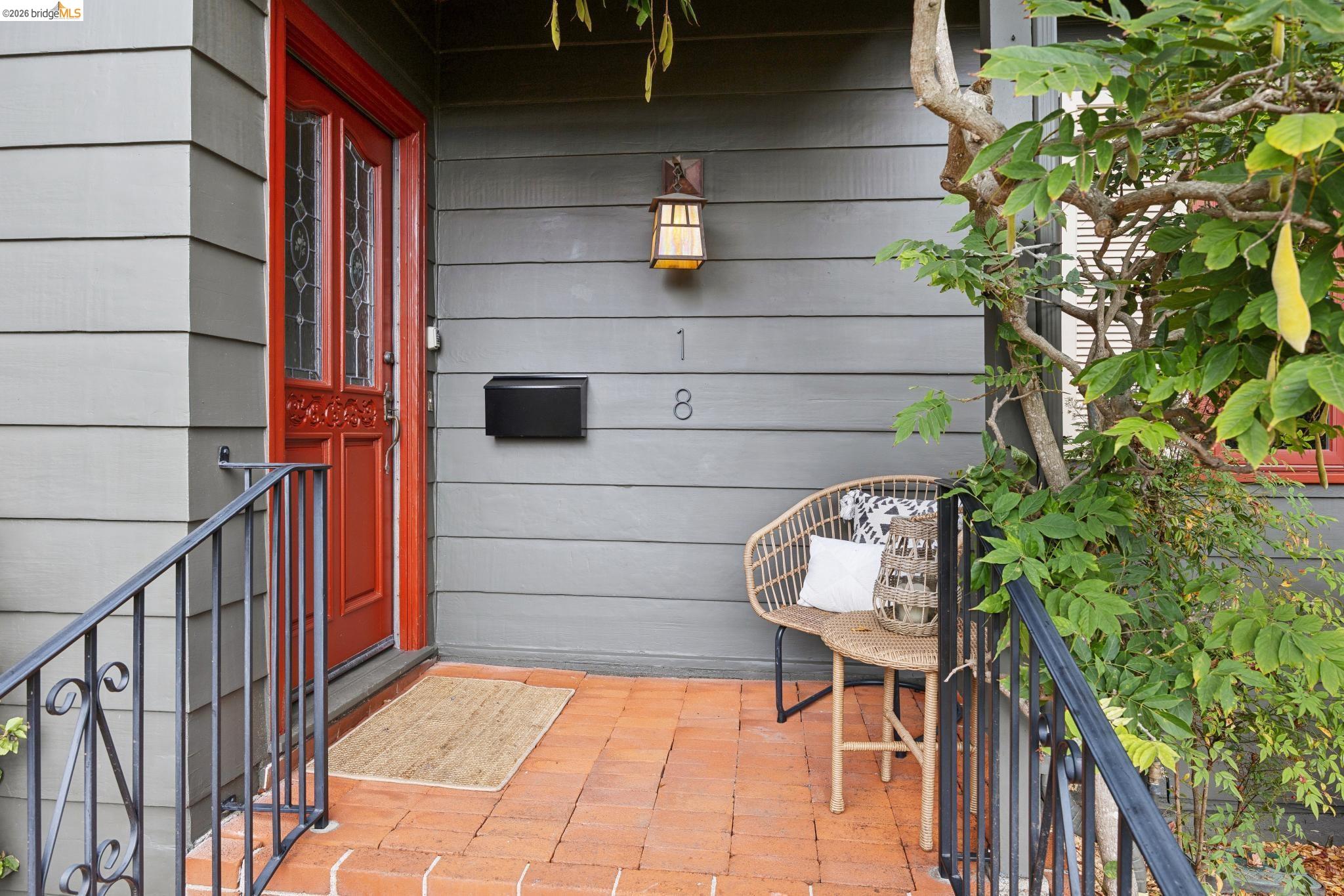 18 Arlington Ct