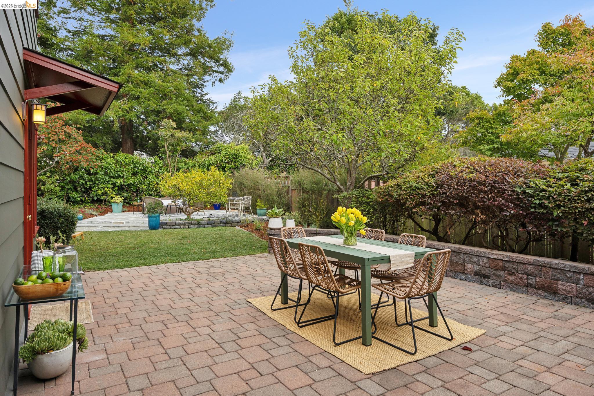 18 Arlington Ct