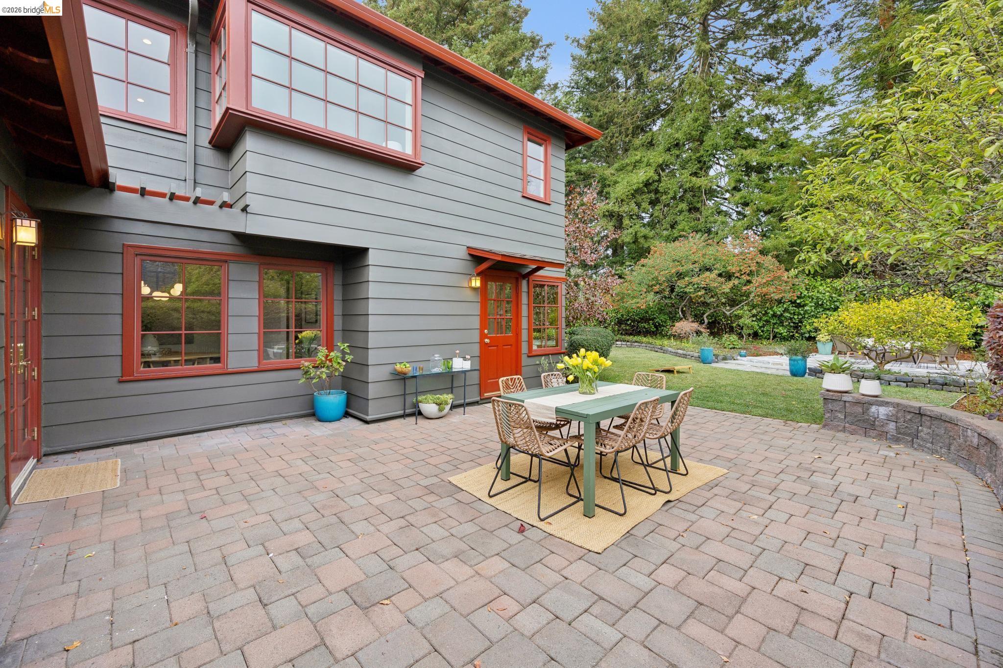 18 Arlington Ct