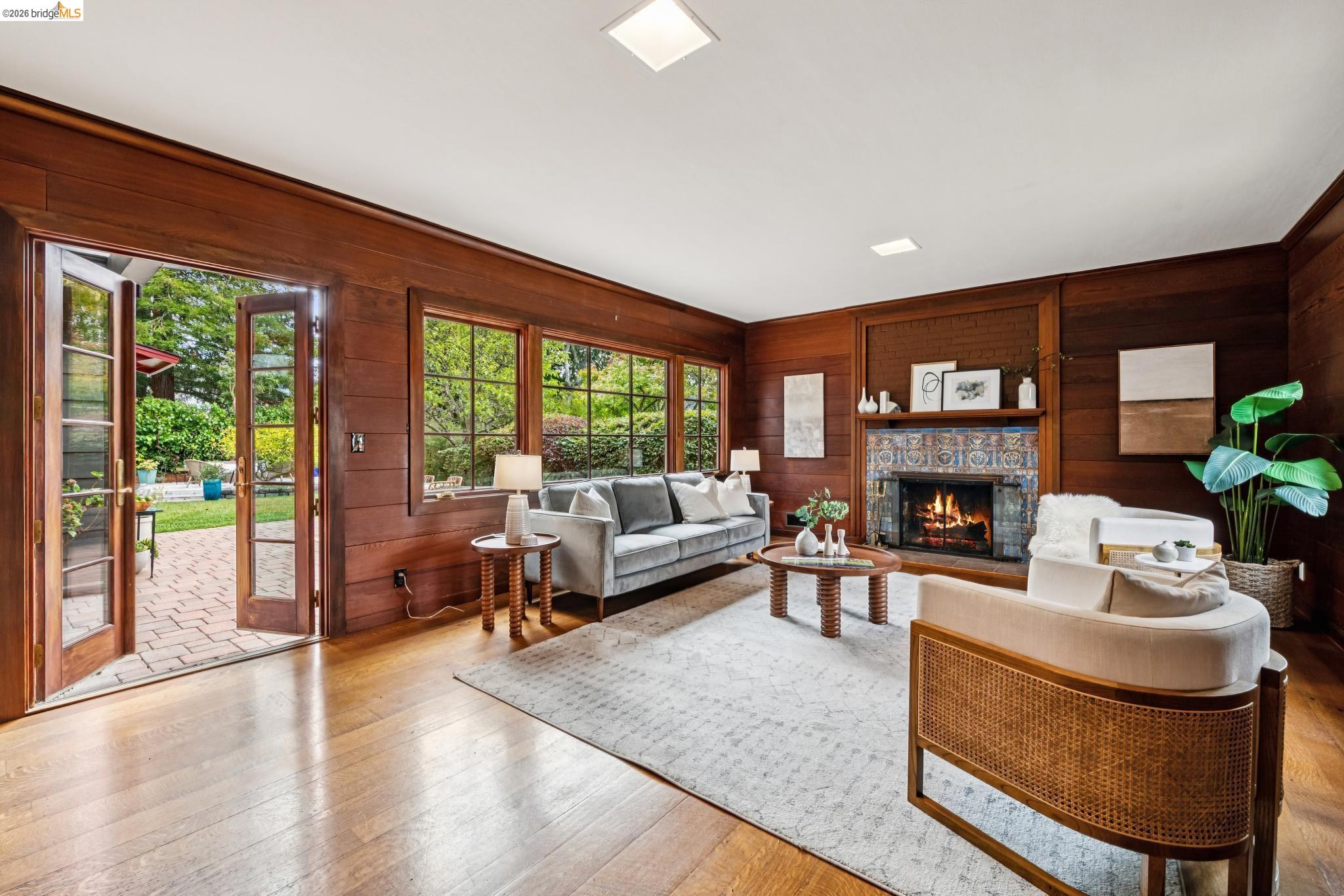 18 Arlington Ct
