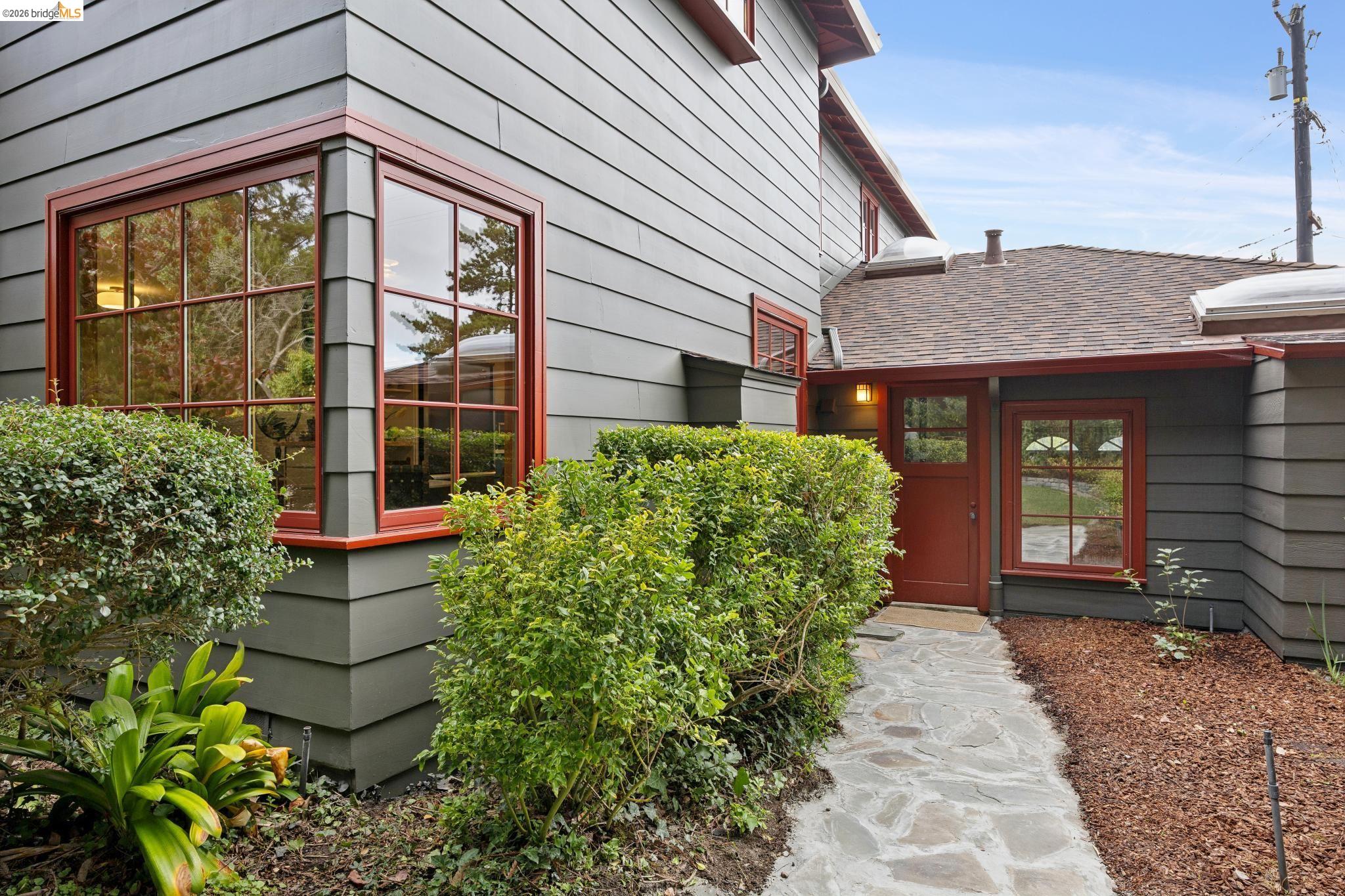 18 Arlington Ct